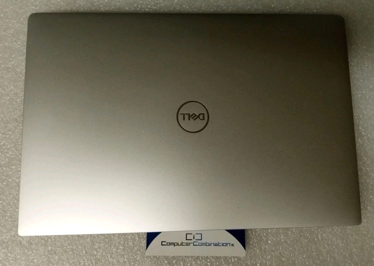 Dell XPS 13 9380 | i7-8565U @ 1.6 GHz |8GB ram| 256GB NVMe|TouchScreen