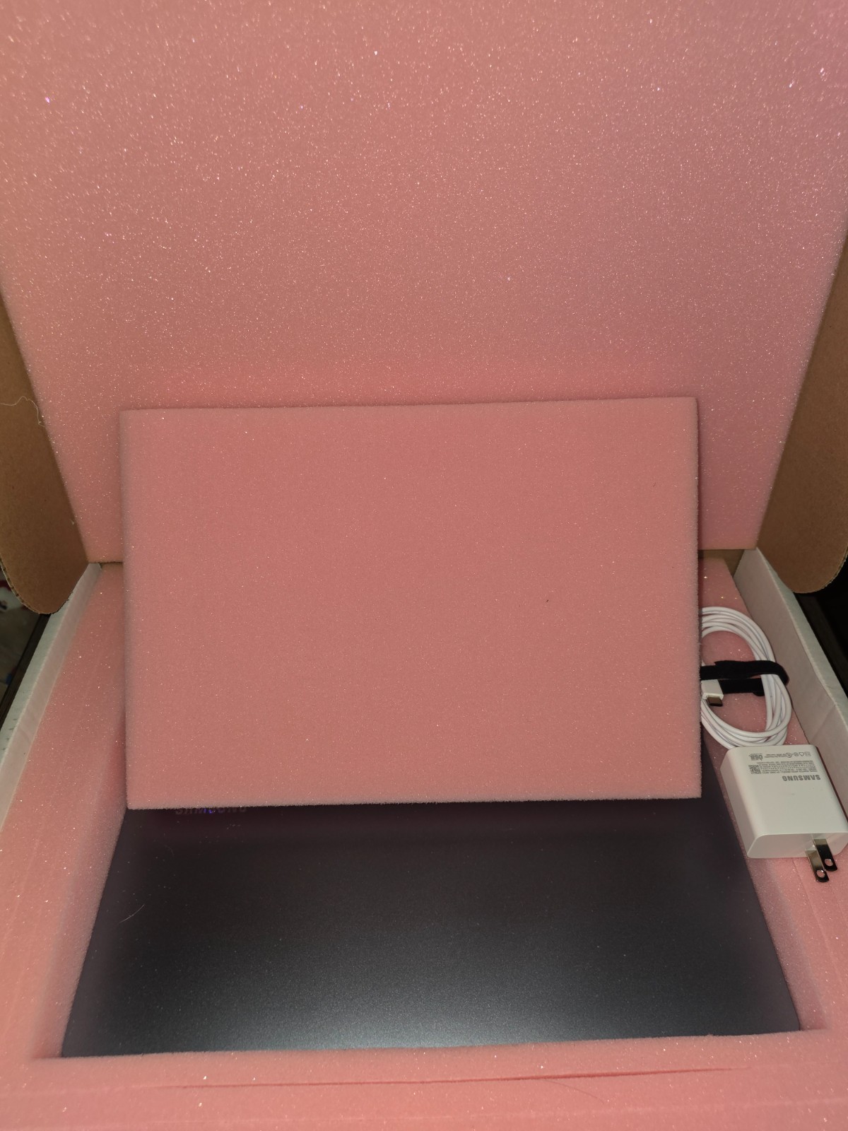 Samsung Galaxy Book 4 Ultra 9 RTX 4070 32GB RAM 1 TB SSD