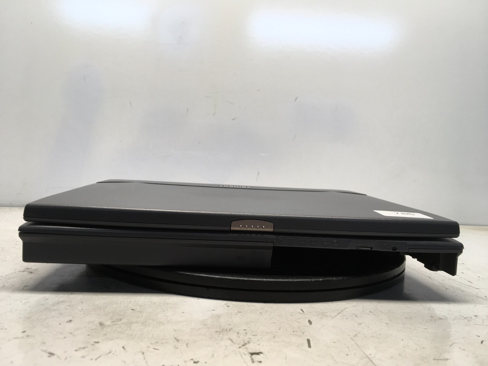 Toshiba Tecra 8000 Intel Pentium II 300MHz 98 MB NO HDD