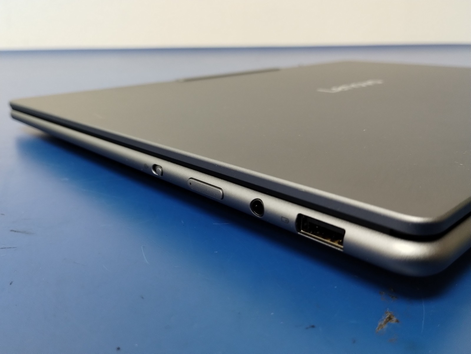 Lenovo Slim 7 14ILL10, Intel Core Ultra 7 258V, 2.20 GHz, 32 GB RAM, 1 TB NVMe