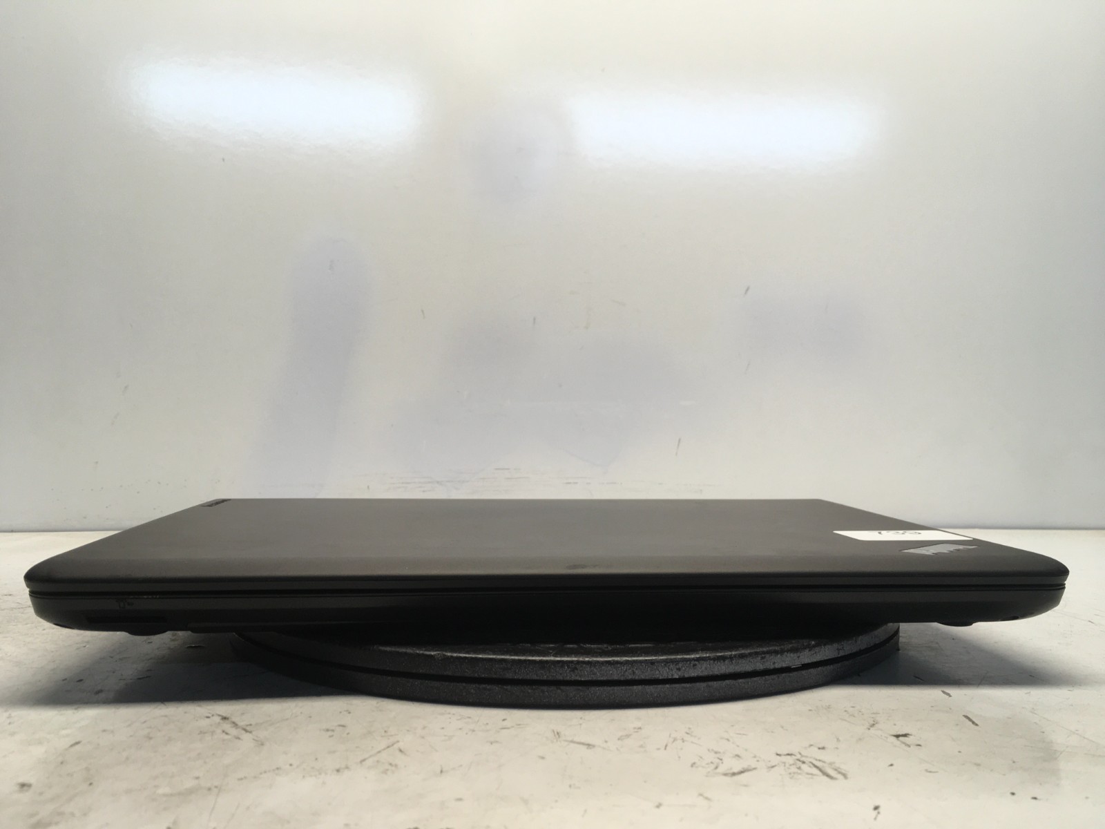 Lenovo ThinkPad E550 Intel i3 NO RAM NO HDD NO BAT – FOR PARTS