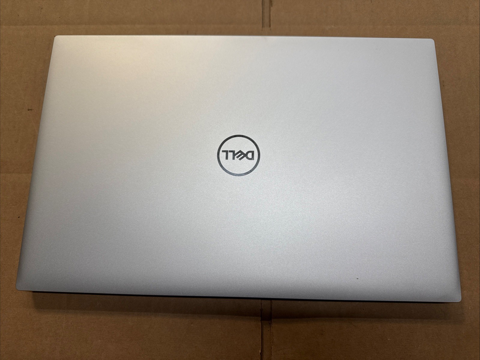 Dell XPS 17 9700 FHD+ i9-10885H 2.40GHz 64GB 2TB RTX 2060 Win10 Pro