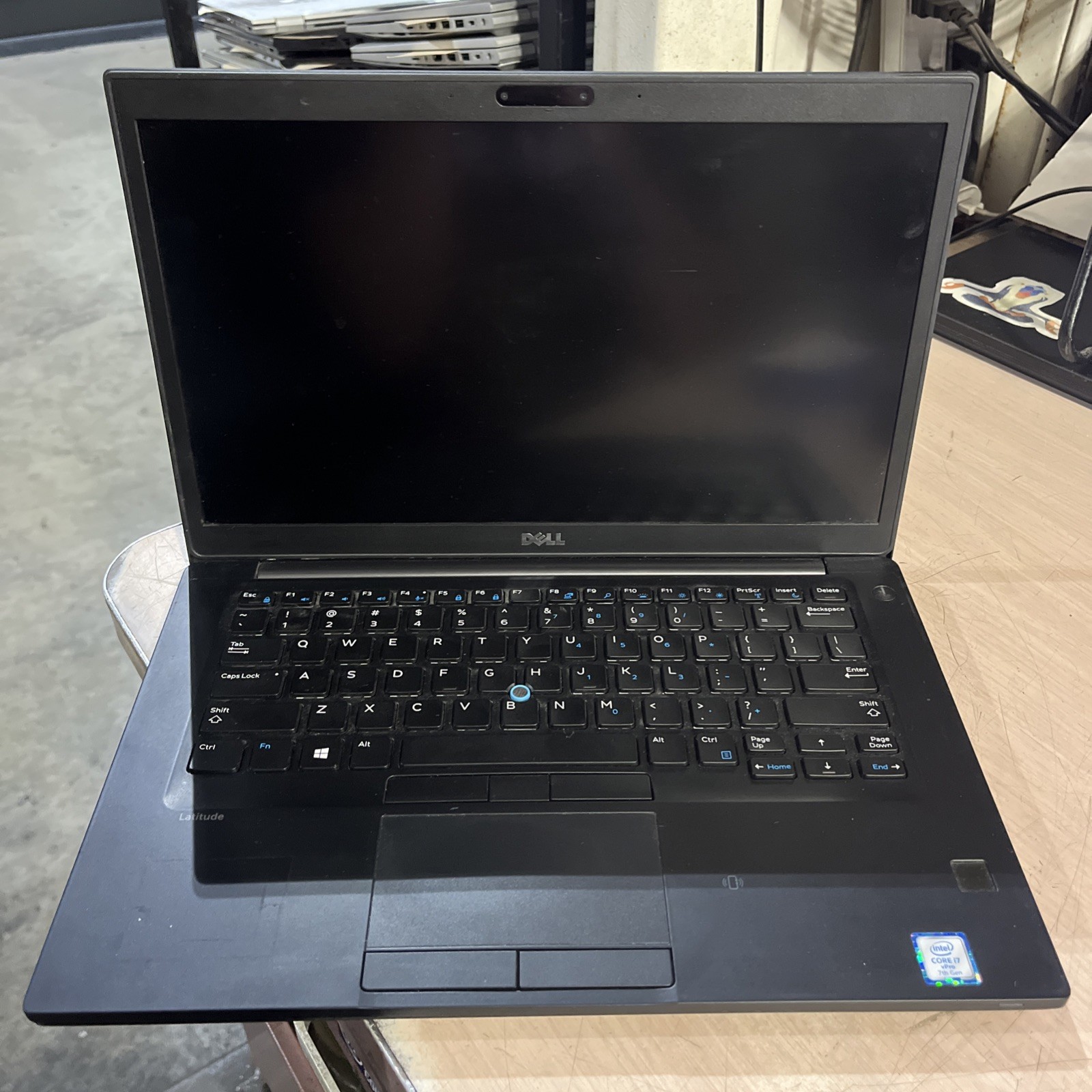 DELL LATITUDE 7480 INTEL CORE I7-7600U 8GB RAM NO HD .