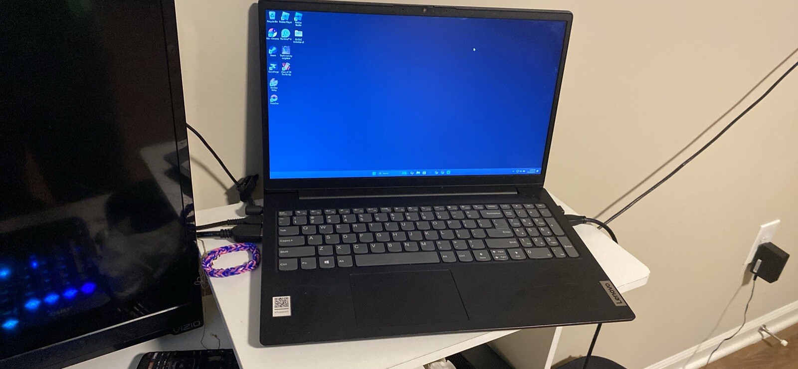 Lenovo V15 G2 ITL 15.6″ (256GB SSD, Intel Core i5 11th Gen., 2.40 GHz, 8GB)…