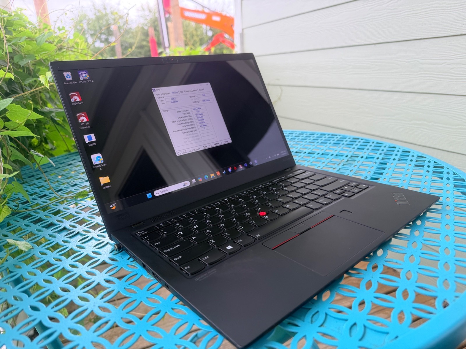 LENOVO ThinkPad X1 Carbon 4K Display, 16GB RAM, 1TB SSD, 10th gen CPU, Win11 Pro