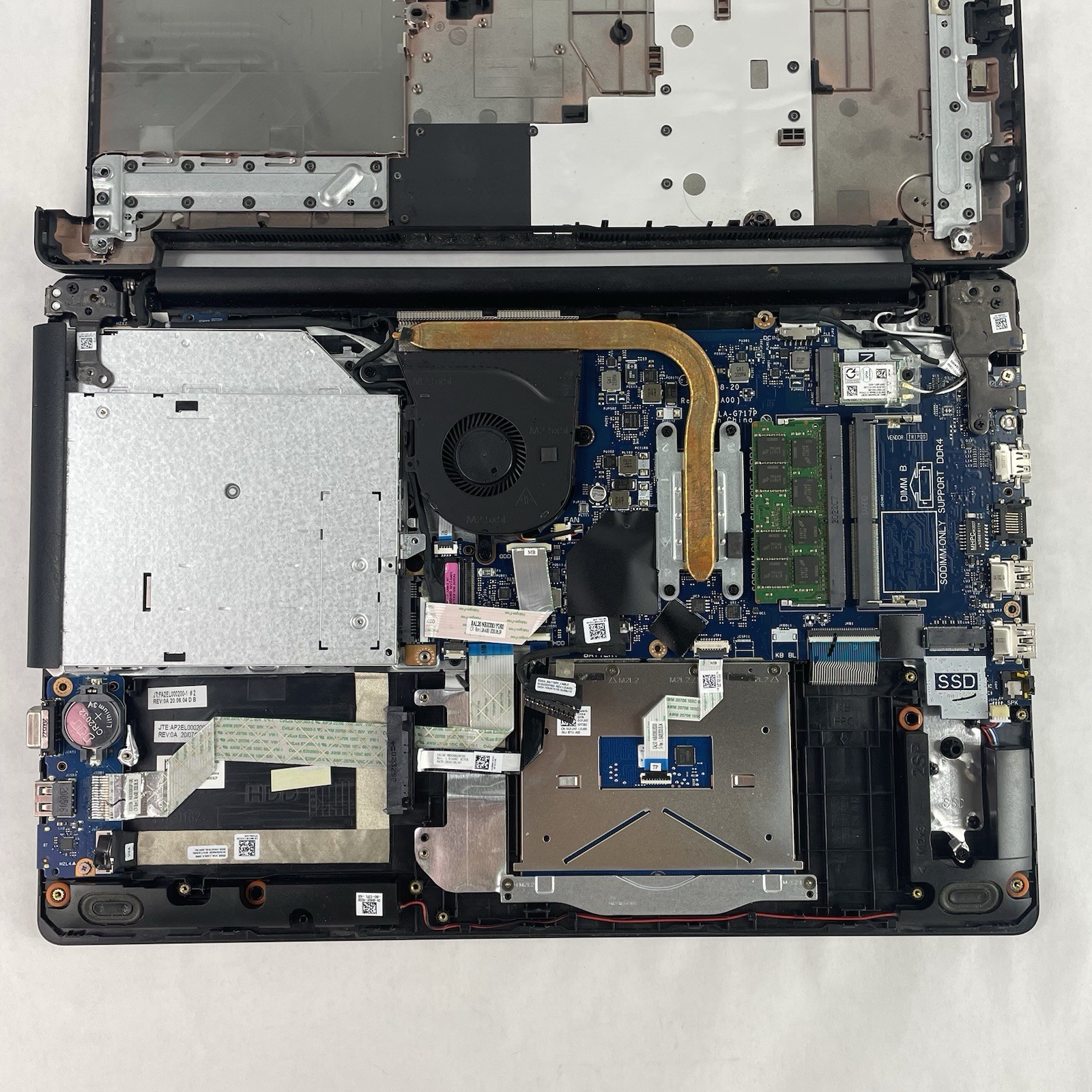 Dell Vostro 3590 15.6″ i5-10210U 1.60 GHz 8 GB RAM No SSD No OS No Battery