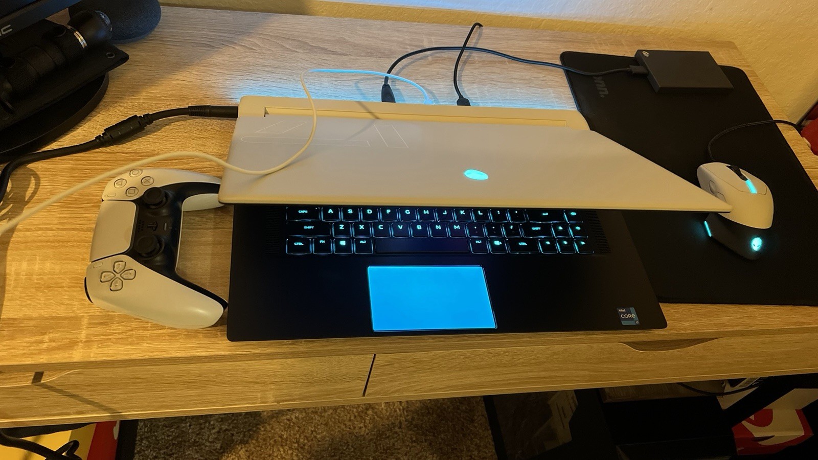 Alienware Gaming Laptop Intel Core Windows 11 Backlit Keyboard USB HDMI