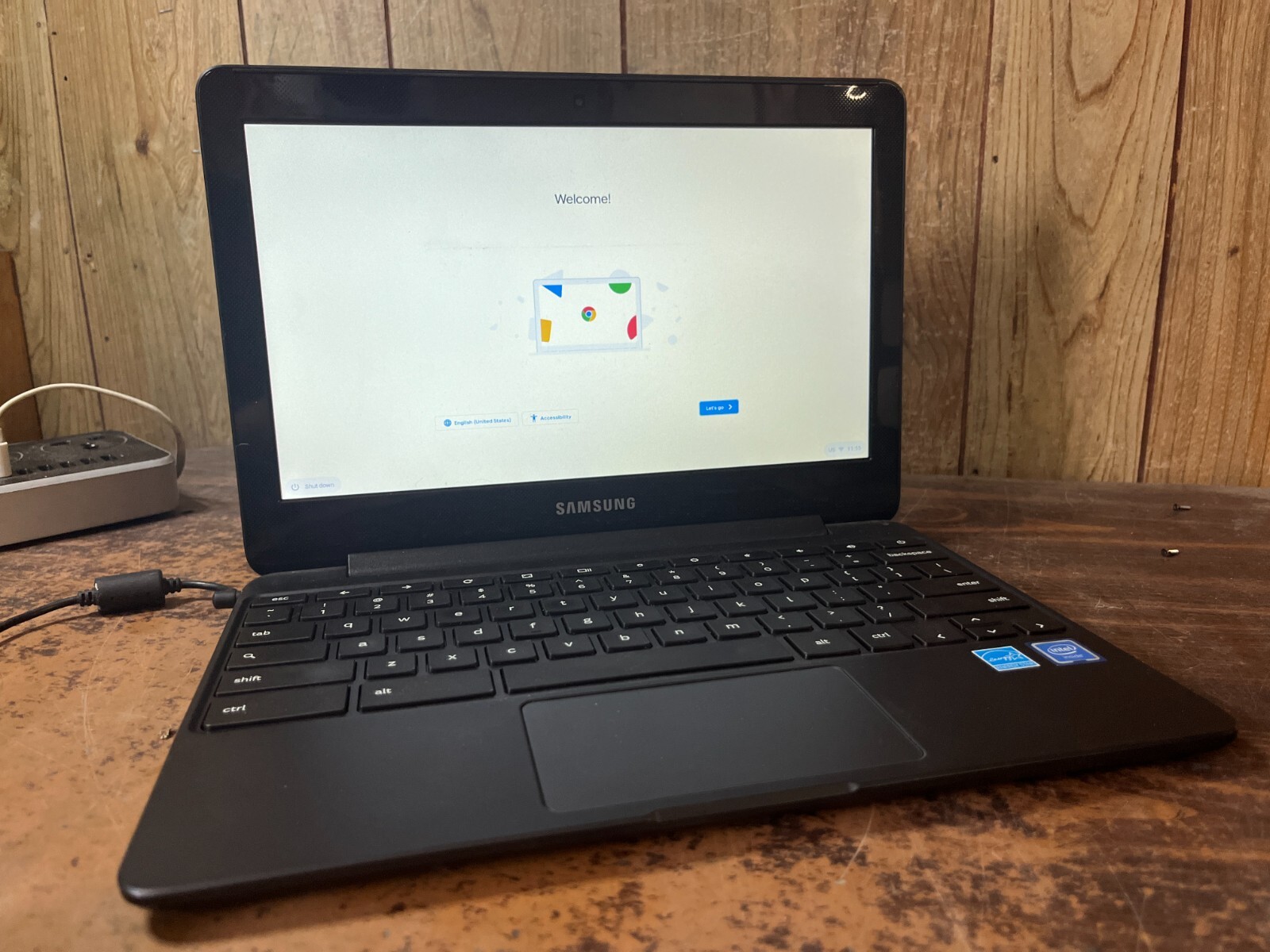 Samsung ChromeBook 3 11.6″ (16 GB, Intel Celeron, 1.60 GHz, 4 GB) Laptop – Black