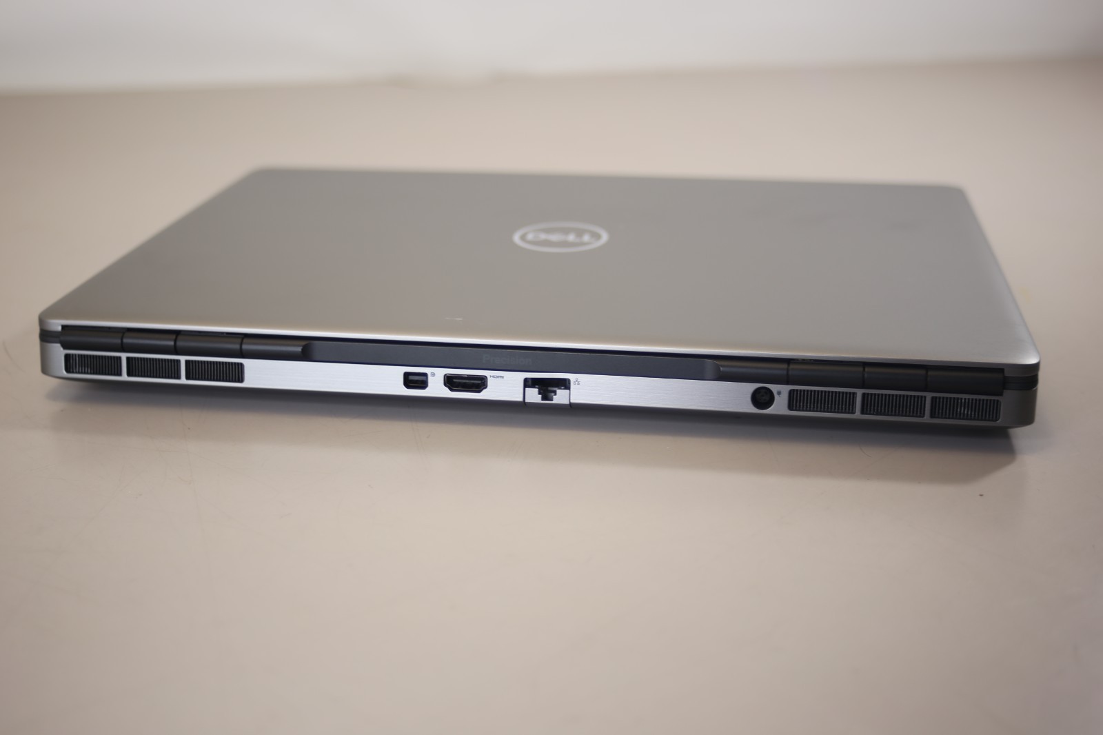 Dell Precision 7550 15.6″ FHD i9-10885H 16GB 256GB SSD nVIDIA T2000 Win11 Pro