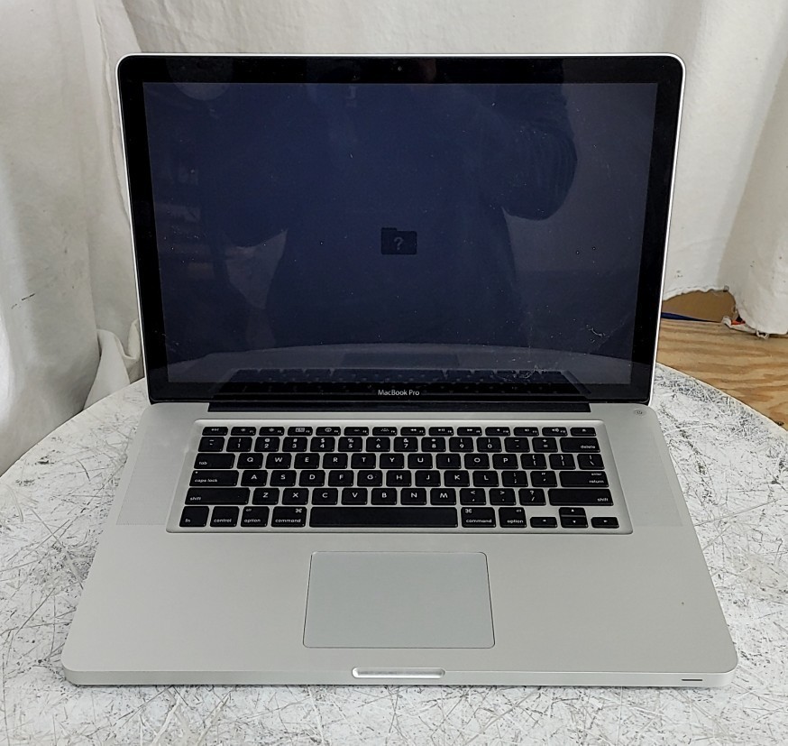 APPLE A1286 MacBook Pro 15″ (EARLY 2011) Core I7-2720QM 4GB 500GB SEE NOTES