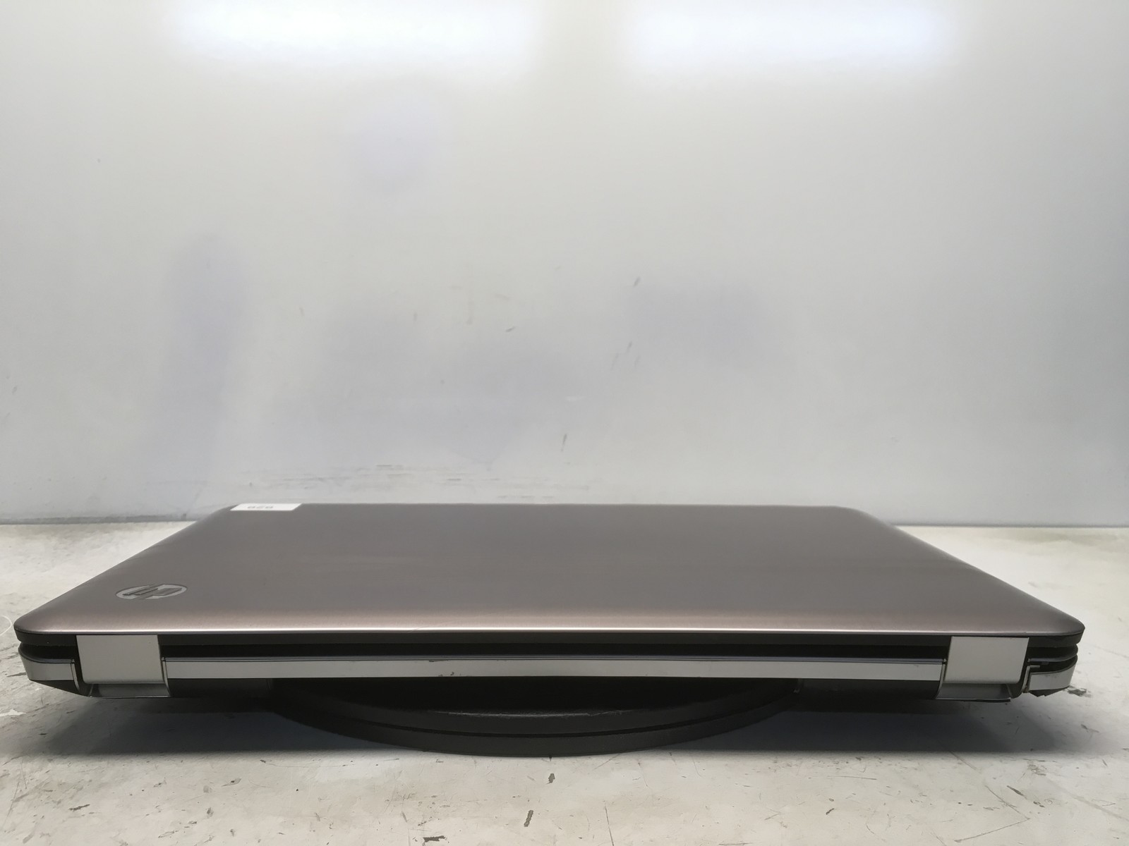 HP Pavilion DV7-4065DX AMD Phenom II N830 Triple-Core 2100MHz 4 GB NO HDD No Bat