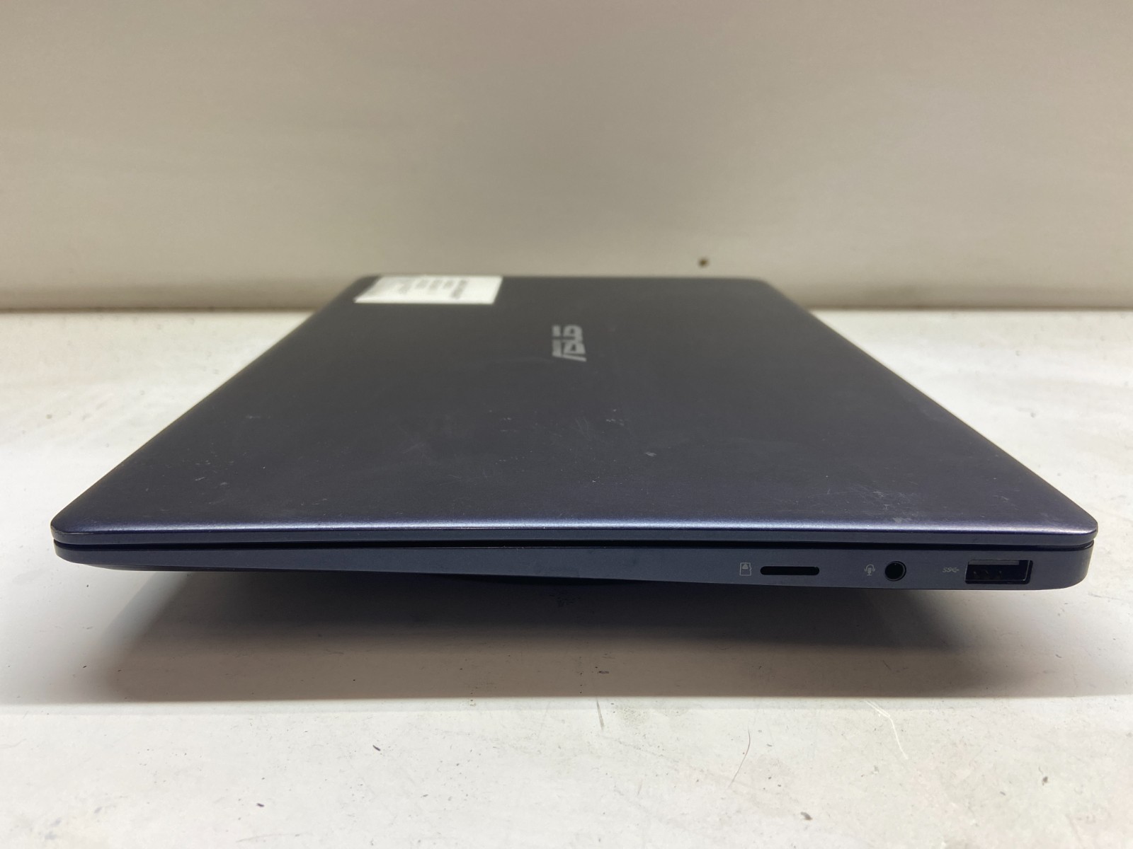 Asus Zenbook UX331F Intel Core i7-8565u 1.8GHz 8GB NO HDD