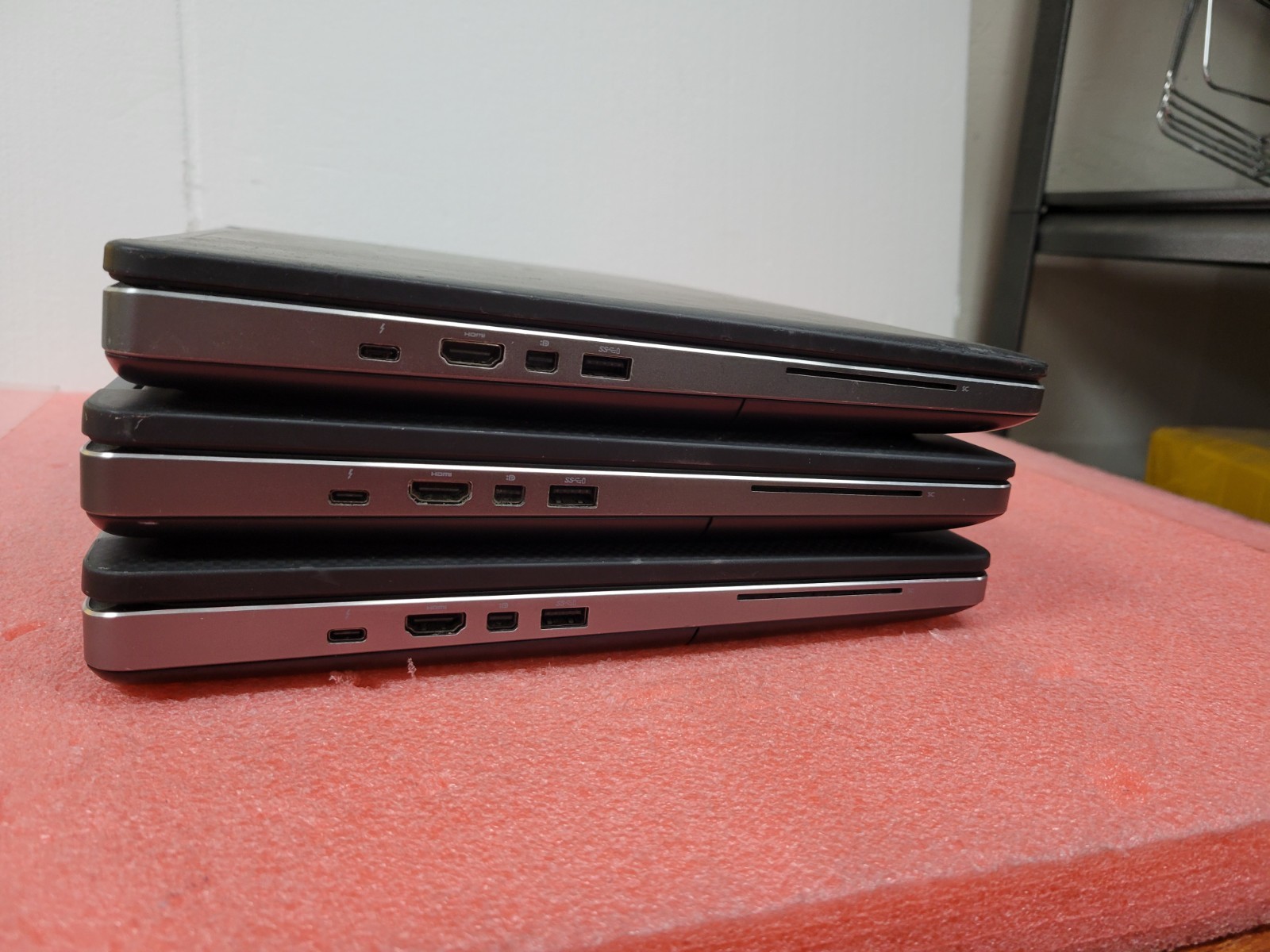 3x Dell Precision 7510/7520 15.6″ E3/i7 (BIOS) *No OS/HDD/RAM/AS IS* | C1061DS