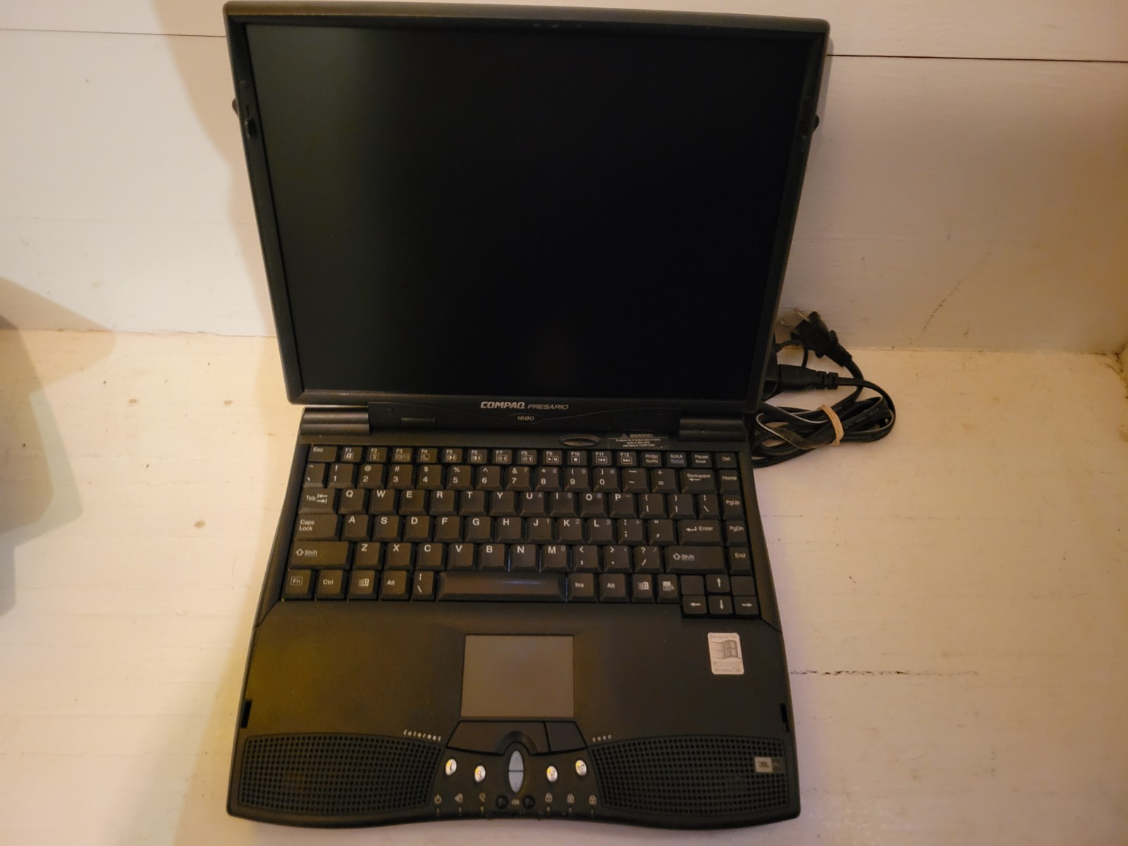 Vintage Compaq Presario 1690 Laptop