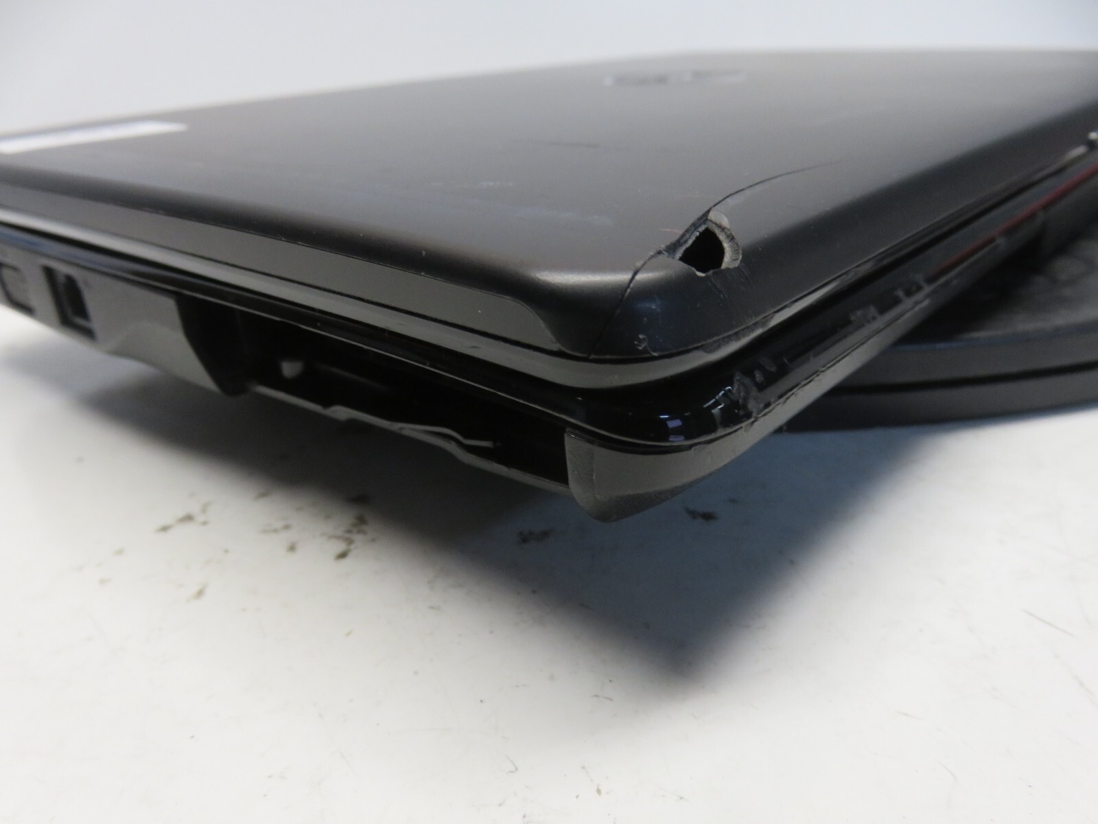 Dell Inspiron 1545 Intel Pentium Dual-Core T4300 2.1GHz 1 GB NO HDD No Batt