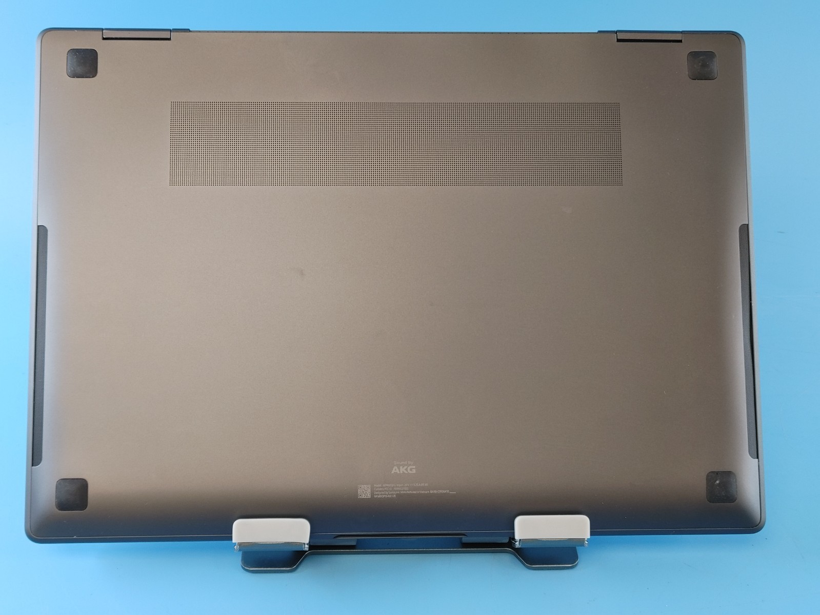 Samsung Galaxy Book3 Pro 360 2-in-1 16″ 3K i7-1360P 16GB RAM 1TB SSD