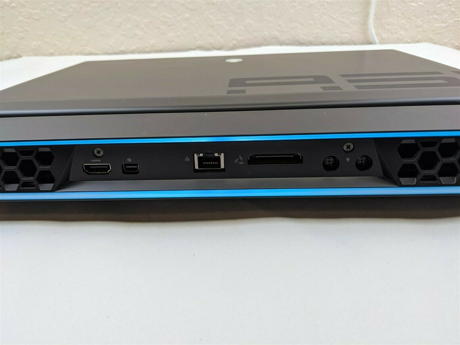 Alienware Area-51m i7-9700 3.00GHz 32GB RAM 1.5Tb SSD 17.3″ FHD RTX2070 8GB
