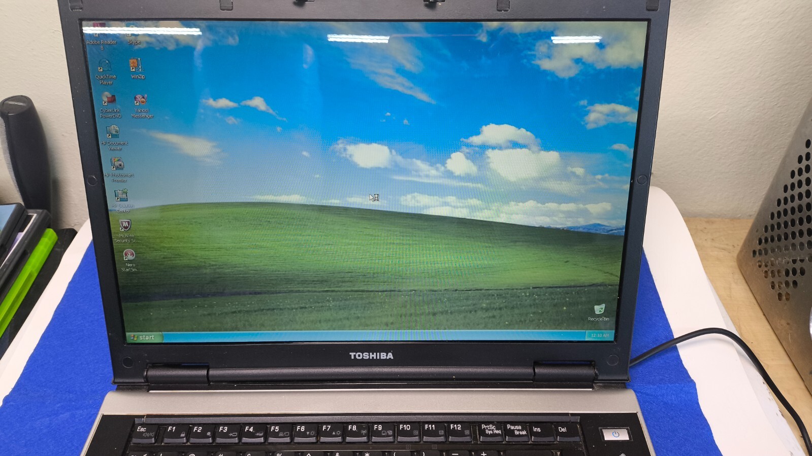 Toshiba Vintage 15″ Satellite A110 laptop Intel Pentium 2GB / 80GB HDD Win XP