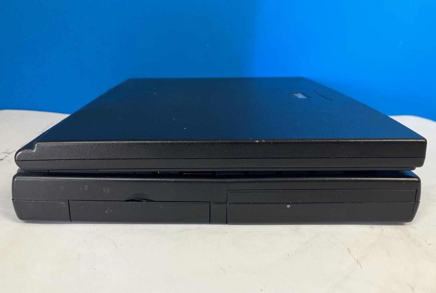 Dell Latitude LX 4100T 10.5″ Laptop 80486 CPU / 12MB RAM / Windows 95 (Read) ~