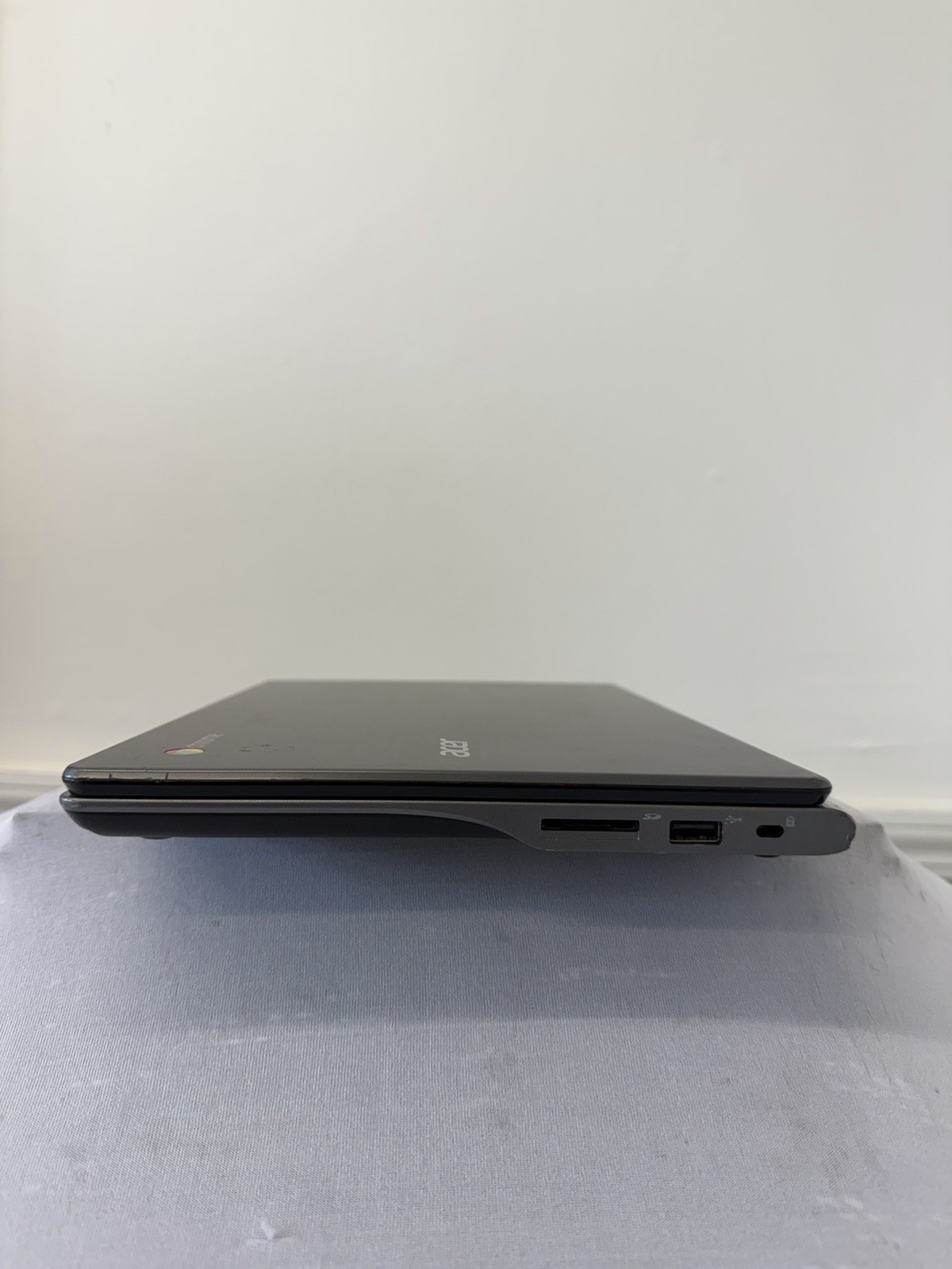Acer Chromebook C740-C4PE Laptop – Good Screen – Intel Celeron 3205U – Read Des