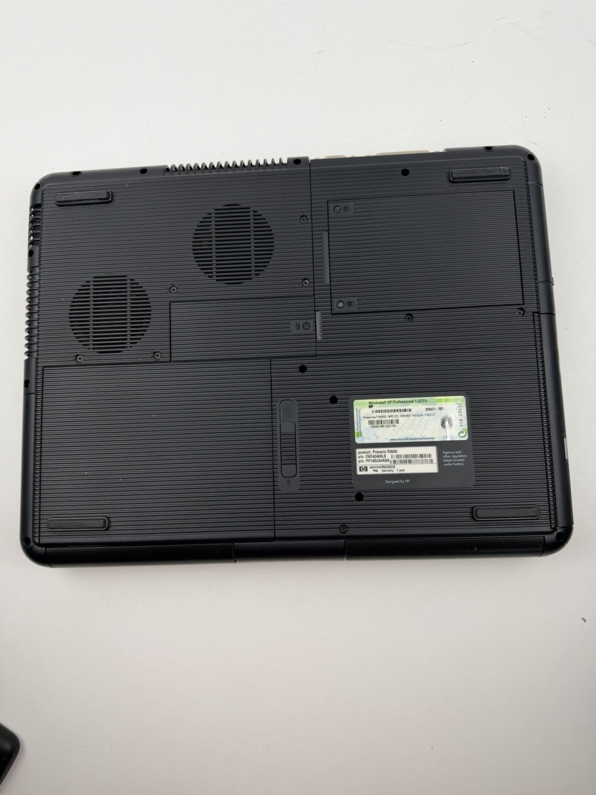 COMPAQ Presario R3000 | Laptop | Windows XP Professional | With power Cord