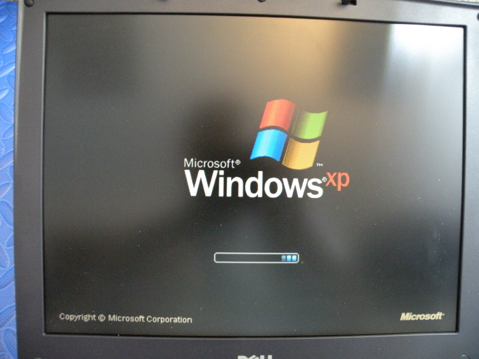Dell Inspiron 2650 PP04L 1.80GHz 789MHz 256MB Ram 4GHD Laptop w/ Power Cord