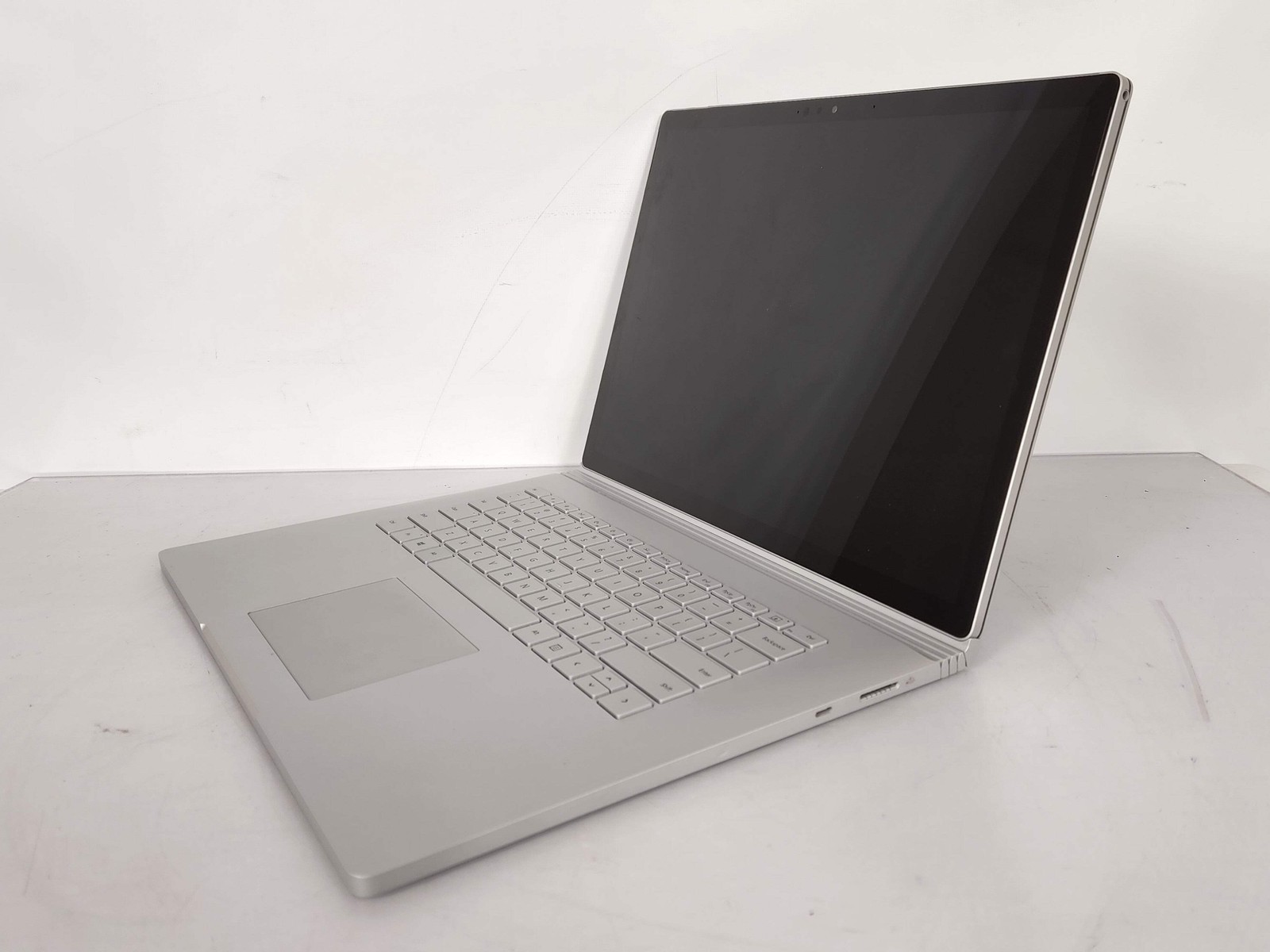 Microsoft Surface Book 2 i7 8th Gen 16GB 256GB Windows 11 Pro w/ GTX 1060