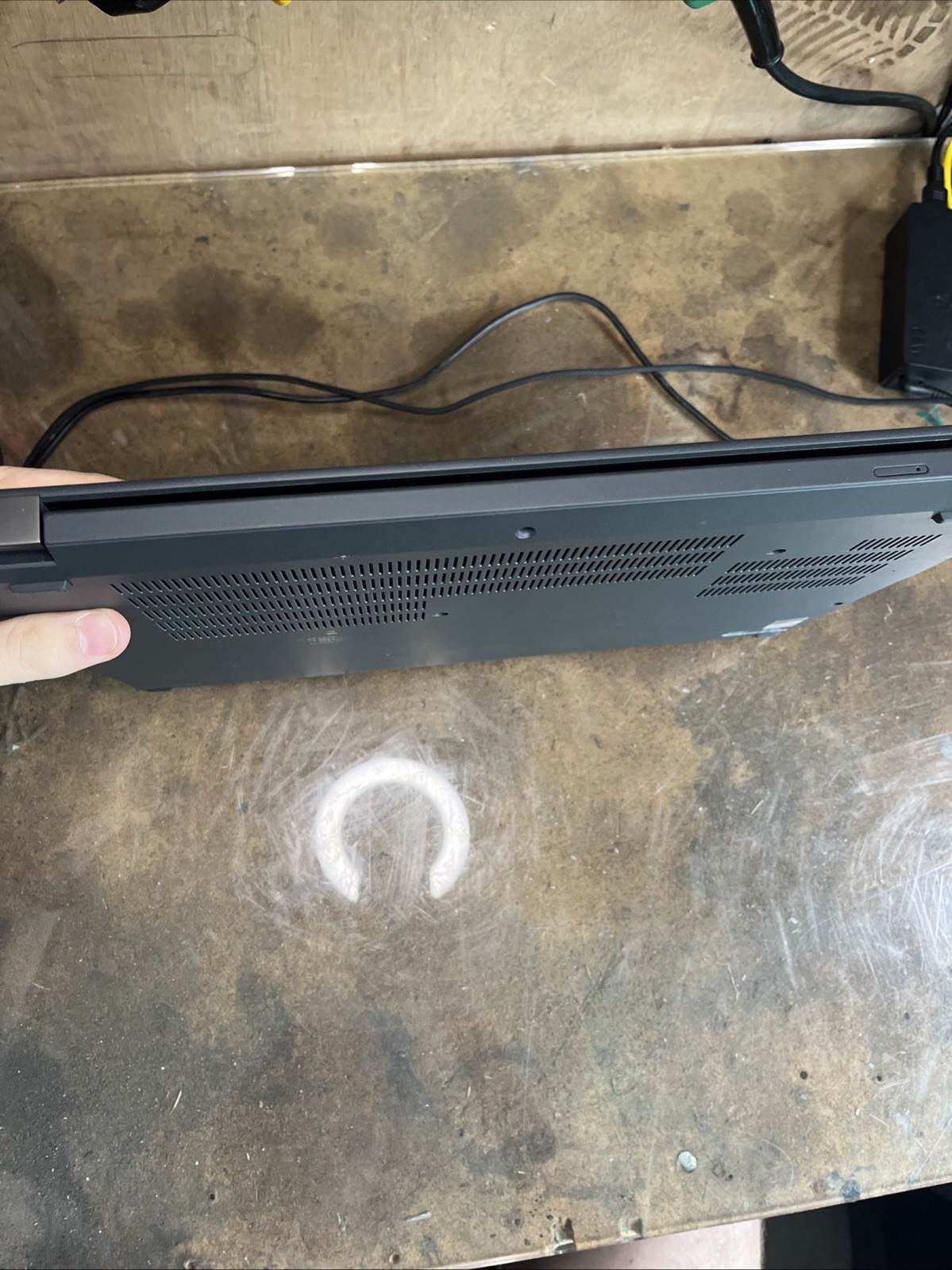 Lenovo ThinkPad P16s Gen 2 – i7-1370P – 32GB DDR5 – 512GB SSD – 16’ IPS -READ