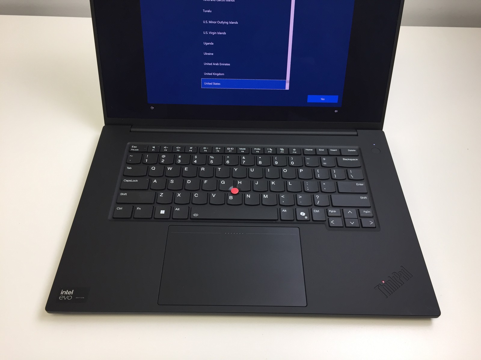 Lenovo ThinkPad P1 Gen 7 21KV000PUS – Intel Core Ultra 7 155H, 32GB RAM, 1TB SSD