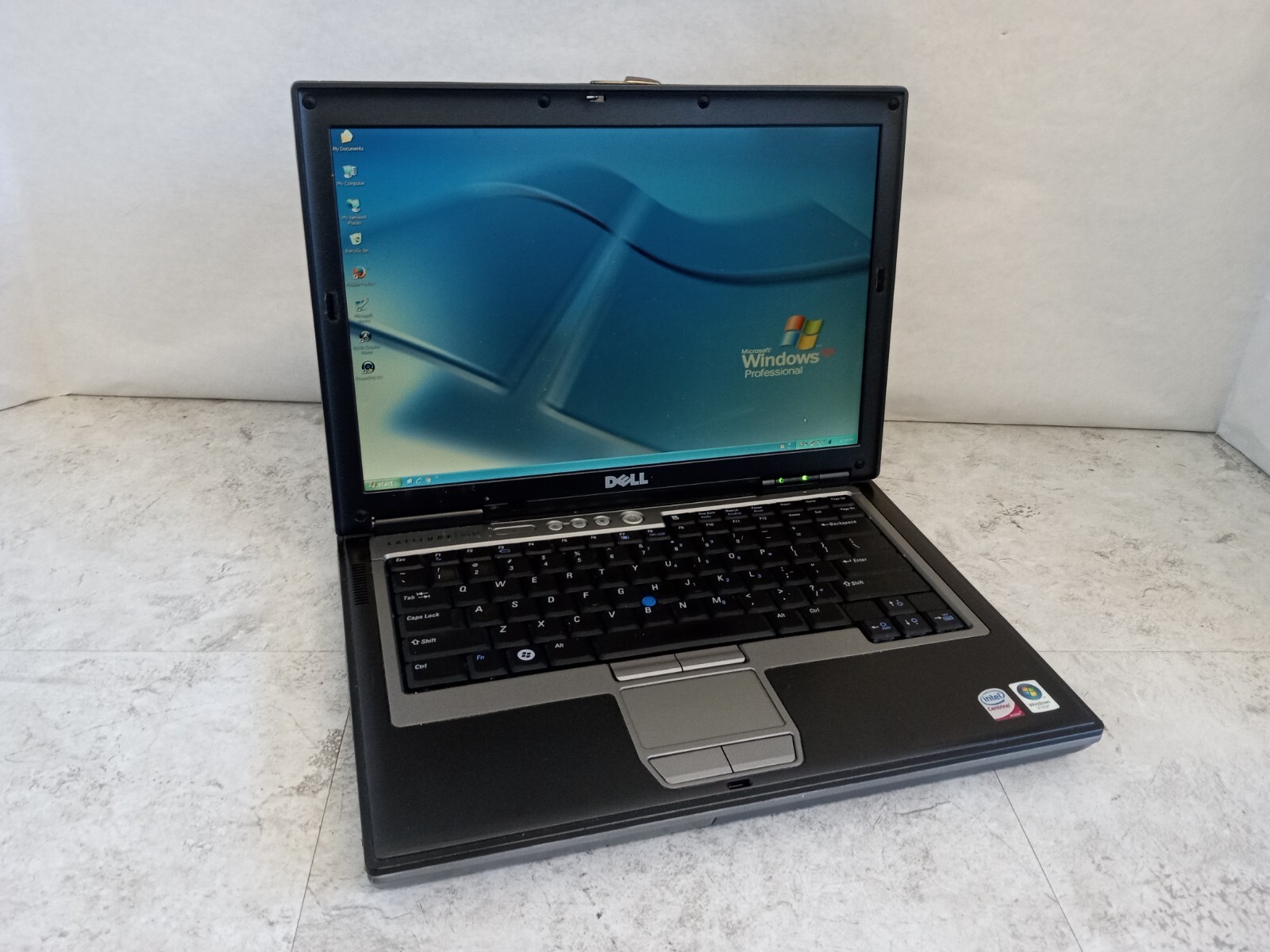 Dell D620 14″ Laptop Intel Core 2 Duo 2GB RAM 250GB HDD XP RS232 * READ * -RR
