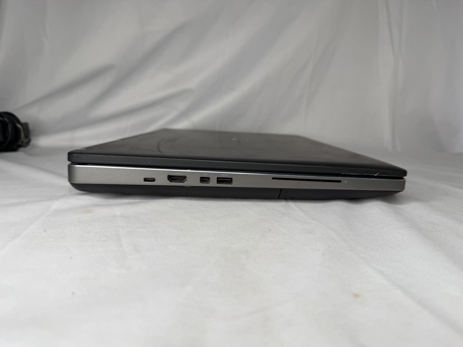 Dell Precision 7720 17” i7-6920HQ 16GB RAM 256GB NVMe SSD Radeon M5100 Win11Pro