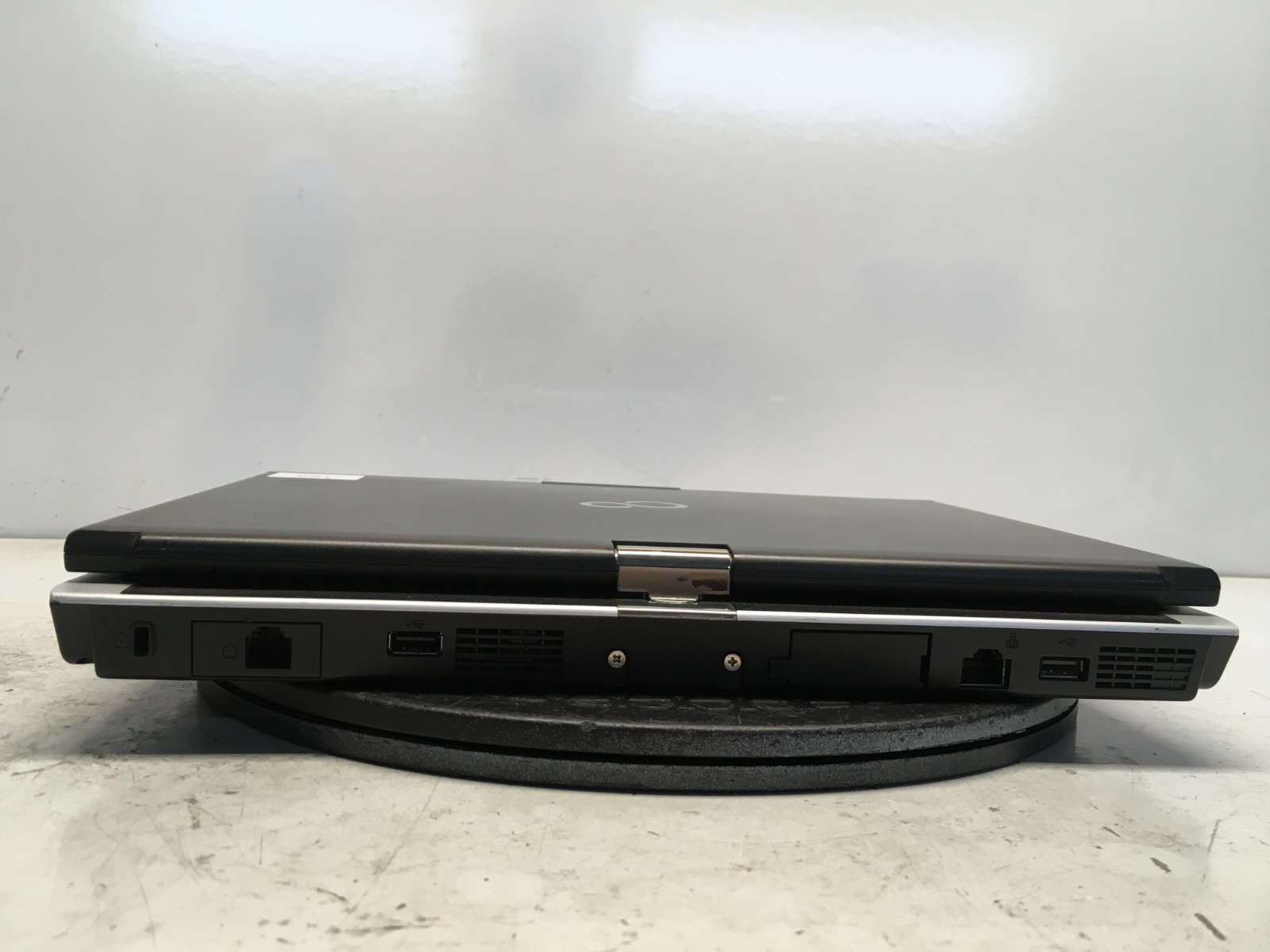 Fujitsu LifeBook T900 Intel i5-M560 2.67GHz 4 GB NO HDD