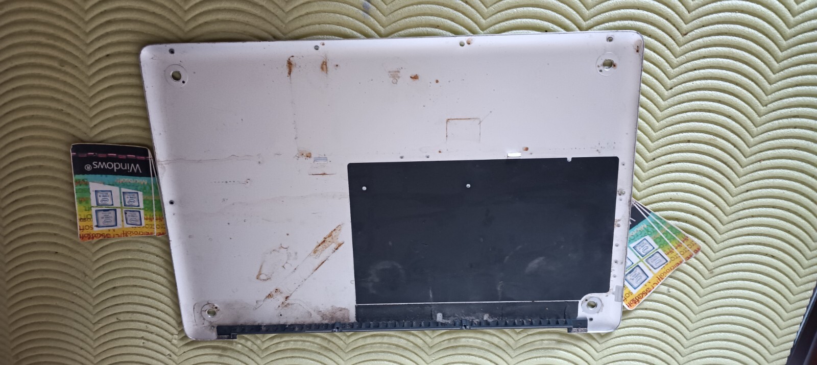 APPLE MACBOOK PRO 15 15″ A1286 COVER BOTTOM CAP