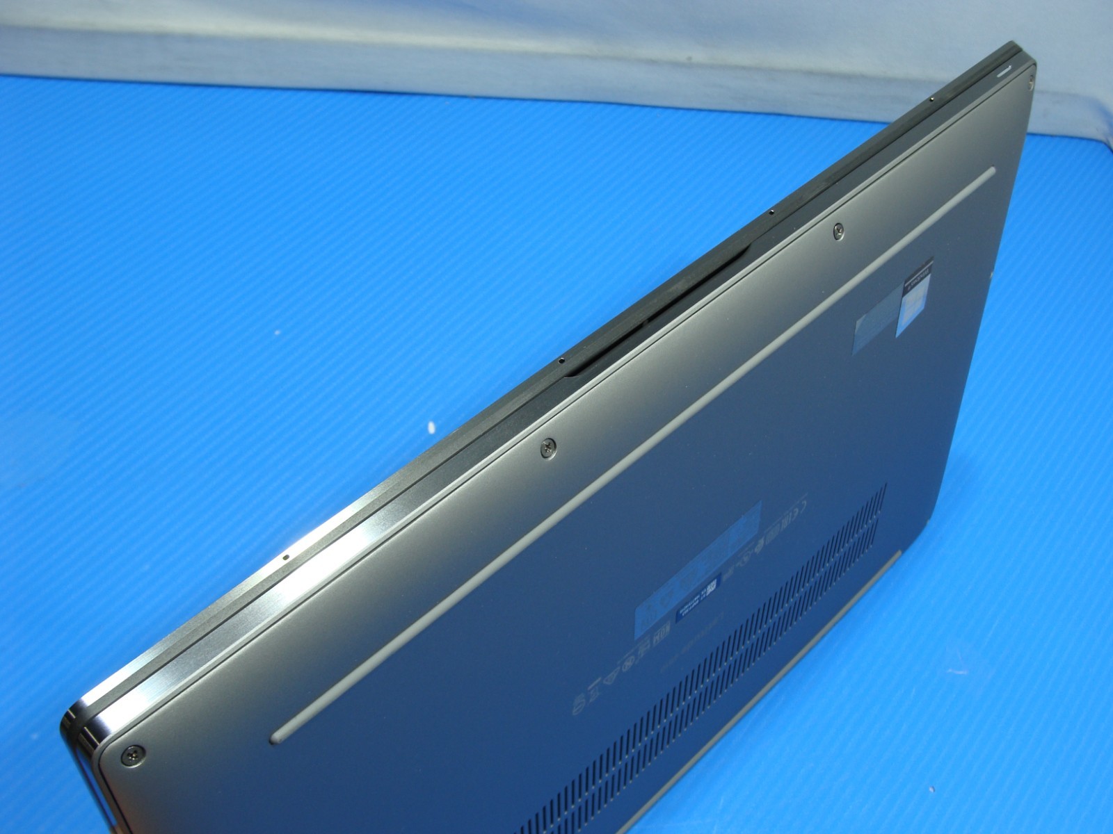 Dell Latitude 9510 15″ FHD TOUCH intel core vPro i7-10810U 1.1GHz 16GB 512GB +PA