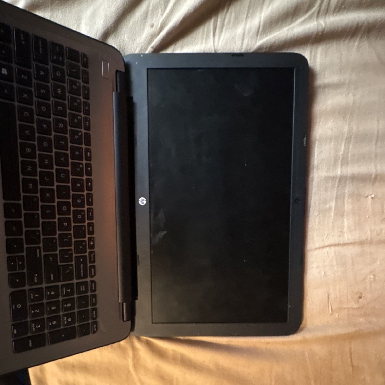 HP 15-af008au 15.6″ Laptop AMD A4 4GB 500GB HDD Win 10 Radeon R3 Silver