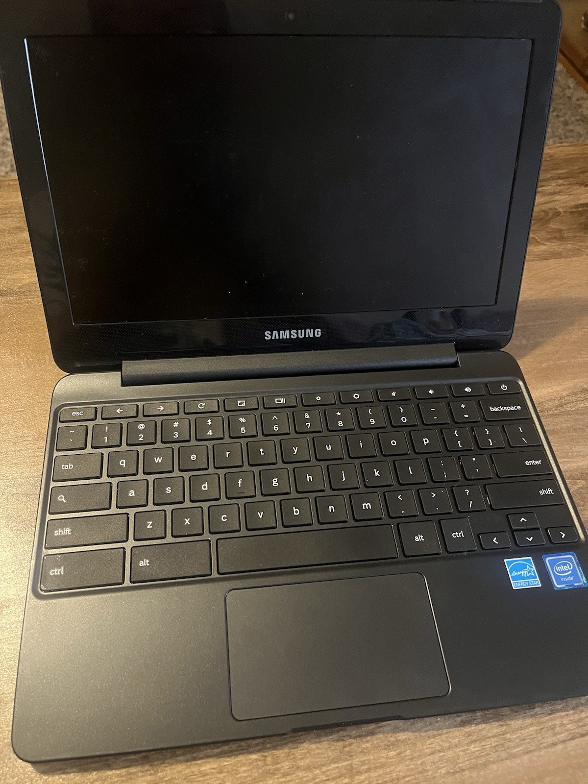 Priced TO SELL!! Samsung Chromebook 3 ‎XE500C13-K01US 11.6” (16GB Laptop)
