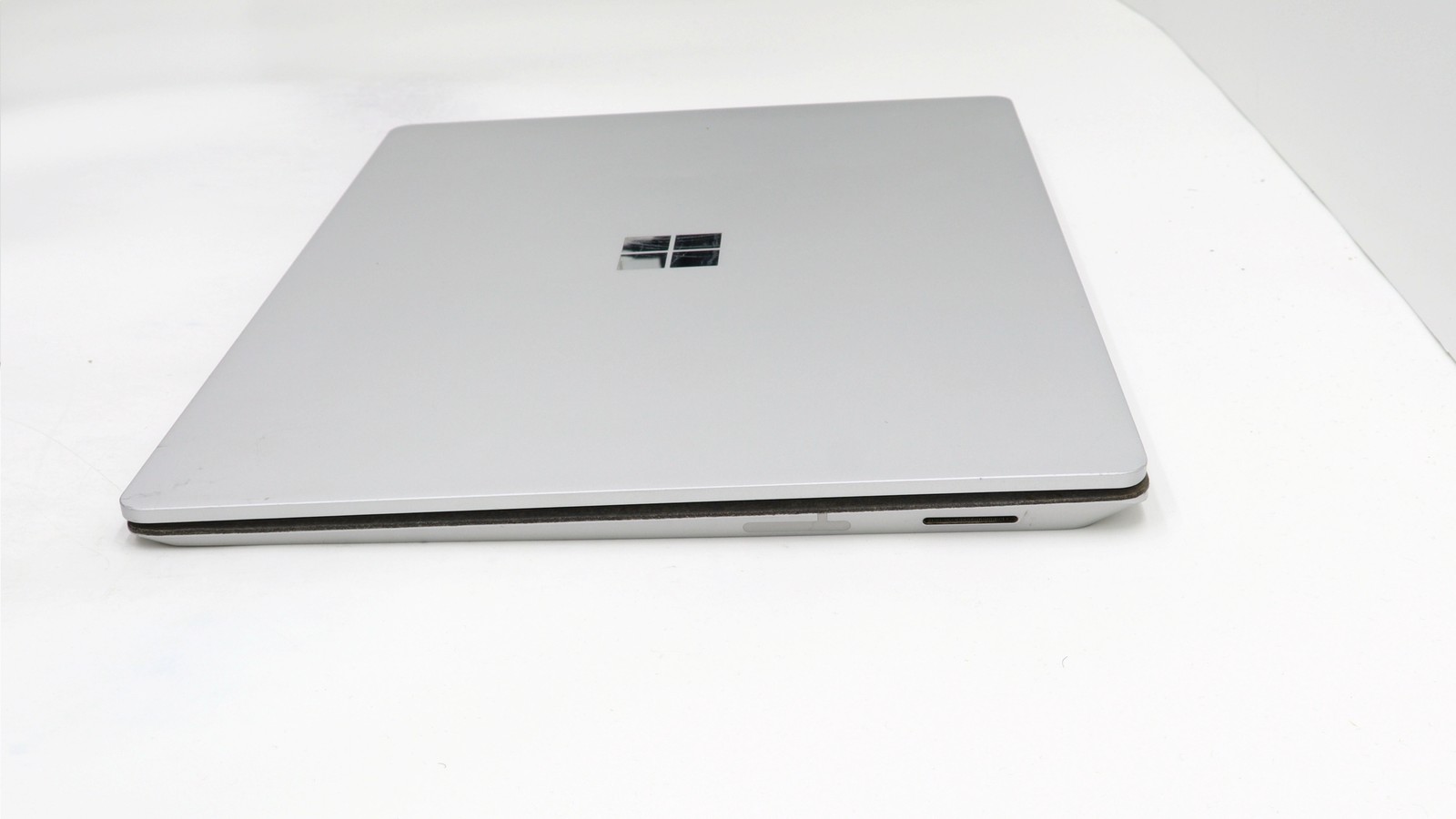 Microsoft Surface Laptop 14″ i7-7660u 16GB 512GB – Fair READ DESC