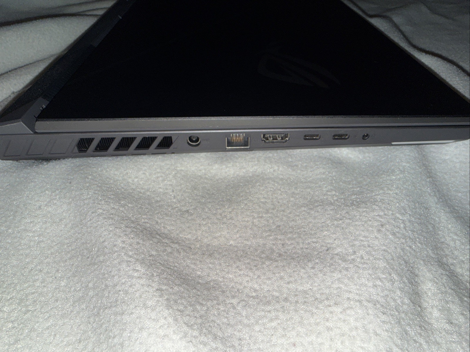 ROG (Republic Of Gamers) Strix G614JI Laptop intel i7-13th 4070 Nvidia Geforce