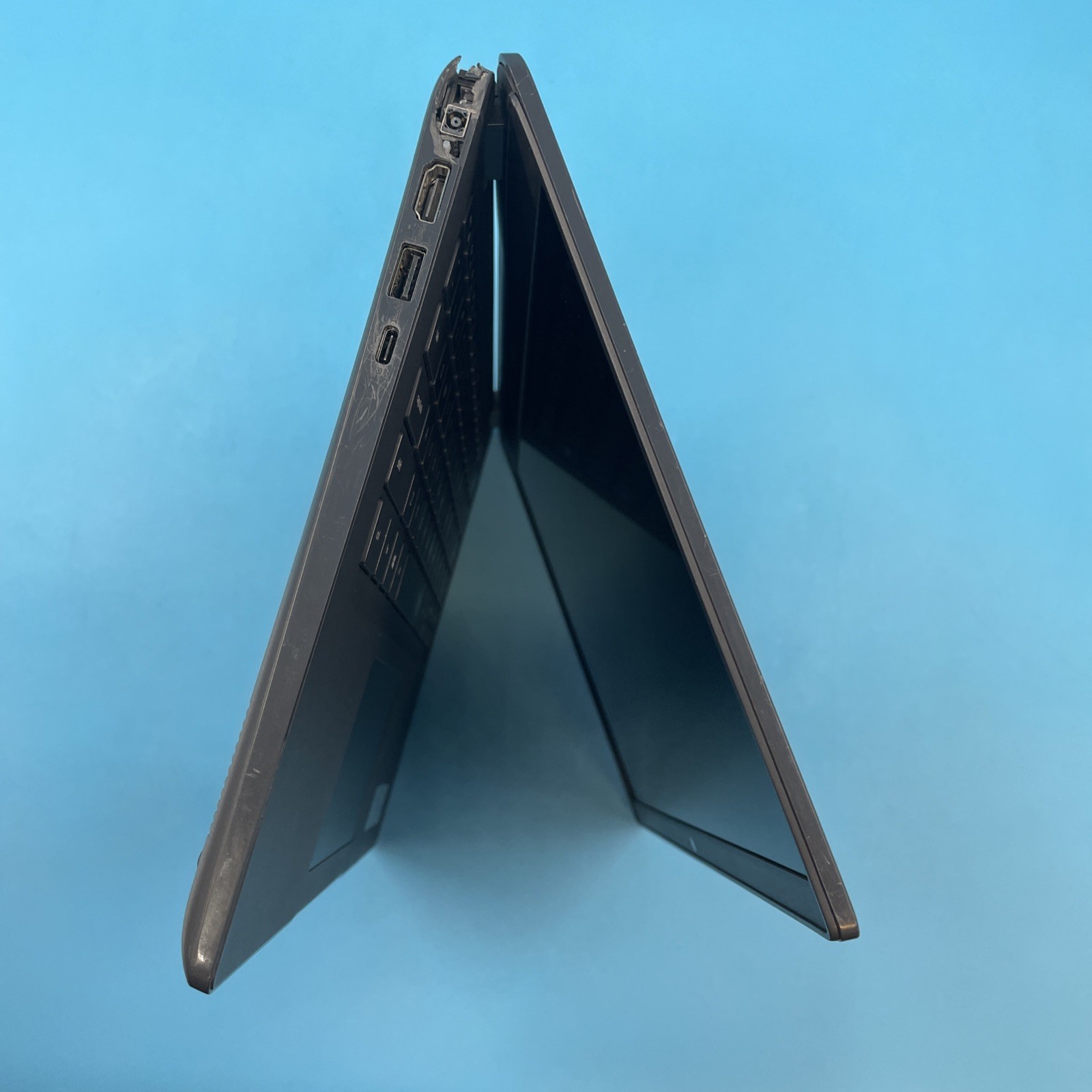 Dell Latitude 3410 | i5-10310U | 8GB RAM | 256GB SSD | NO OS | 62% BATTERY