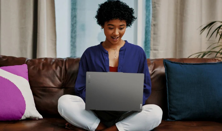 Lenovo 2-in-1 MediaTek Kompanio 520 4GB RAM 32 GB 11.6 in ChromeOS