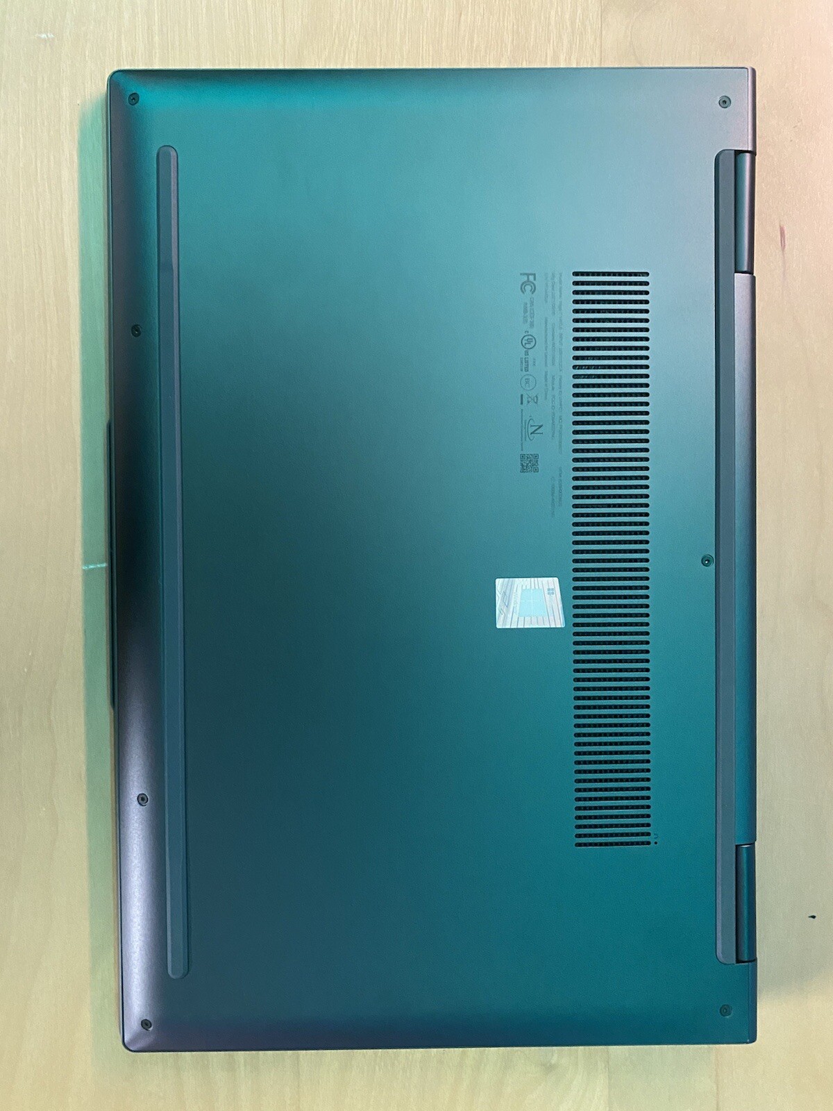 Lenovo Yoga 7 14ITL5 14″ (512GB SSD, Intel Core i5-1135G7, 2.40GHz, 12GB RAM) 2