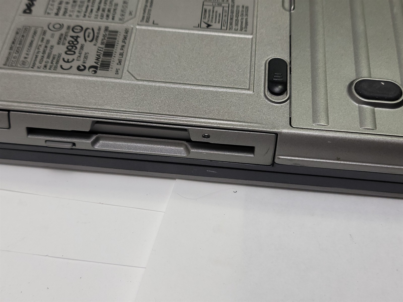 Dell Latitude D620, Intel Core 2 Duo , 1GB RAM , Windows 7 Enterprise ( locked)