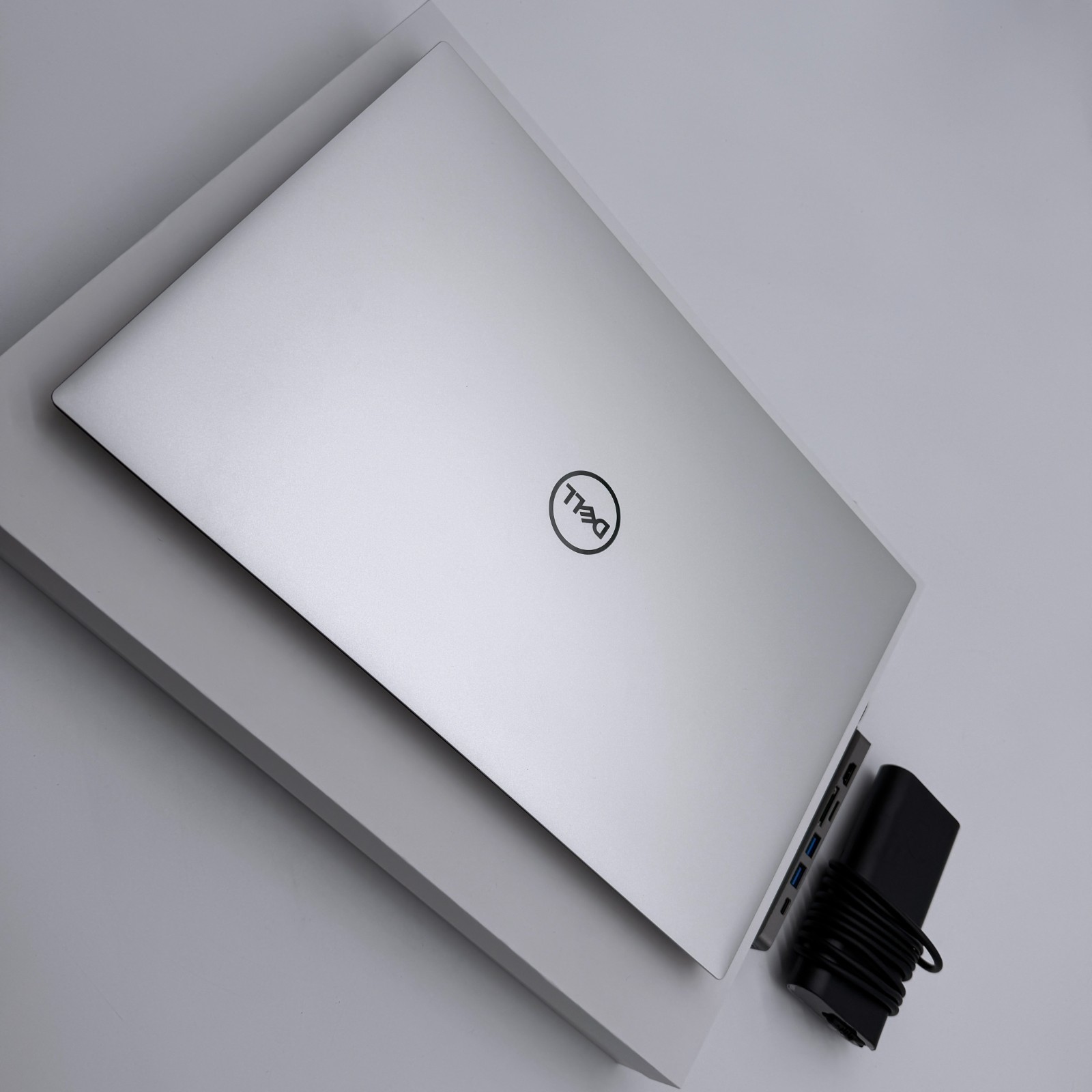 Dell XPS 17 9730 4K TOUCH i9-13900H✓64GB RAM✓1TB ✓Nvidia RTX 4070✓100% BATTERY