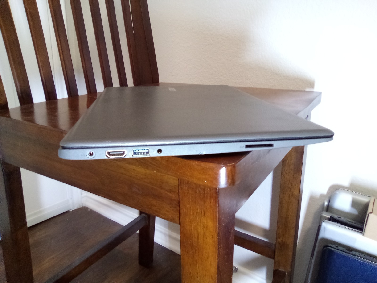 Acer Aspire One Cloudbook 14 (AO1-431) [Windows 11 Pro] [2 GB DDR3] [32 GB eMMC]