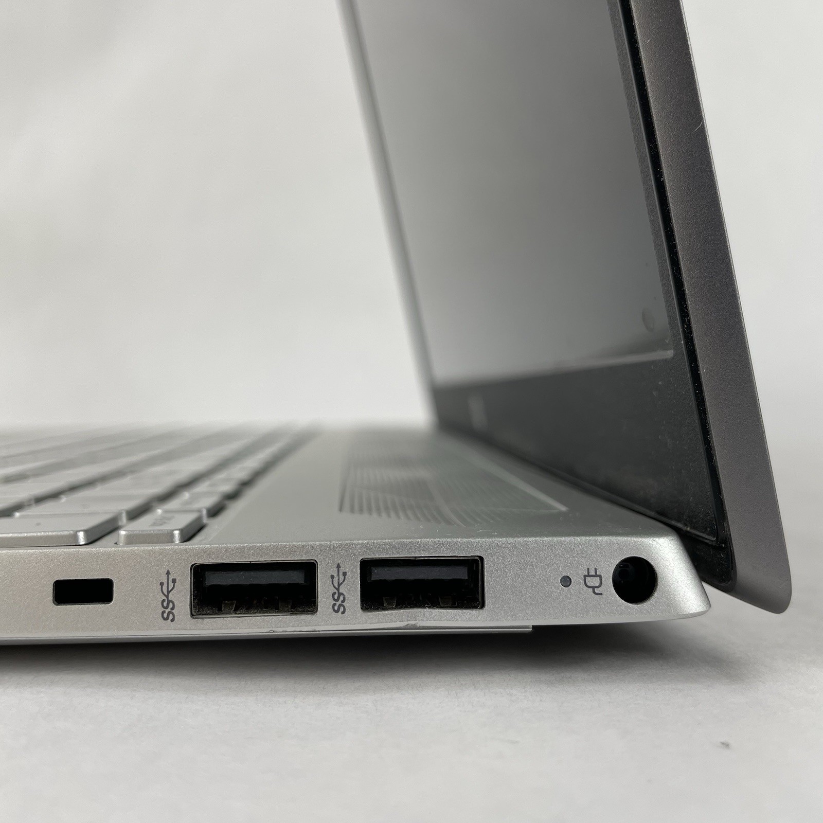 HP 15-cs3067st 15.6″ i7-1065G7 1.30 GHz 8 GB RAM No SSD No OS – READ