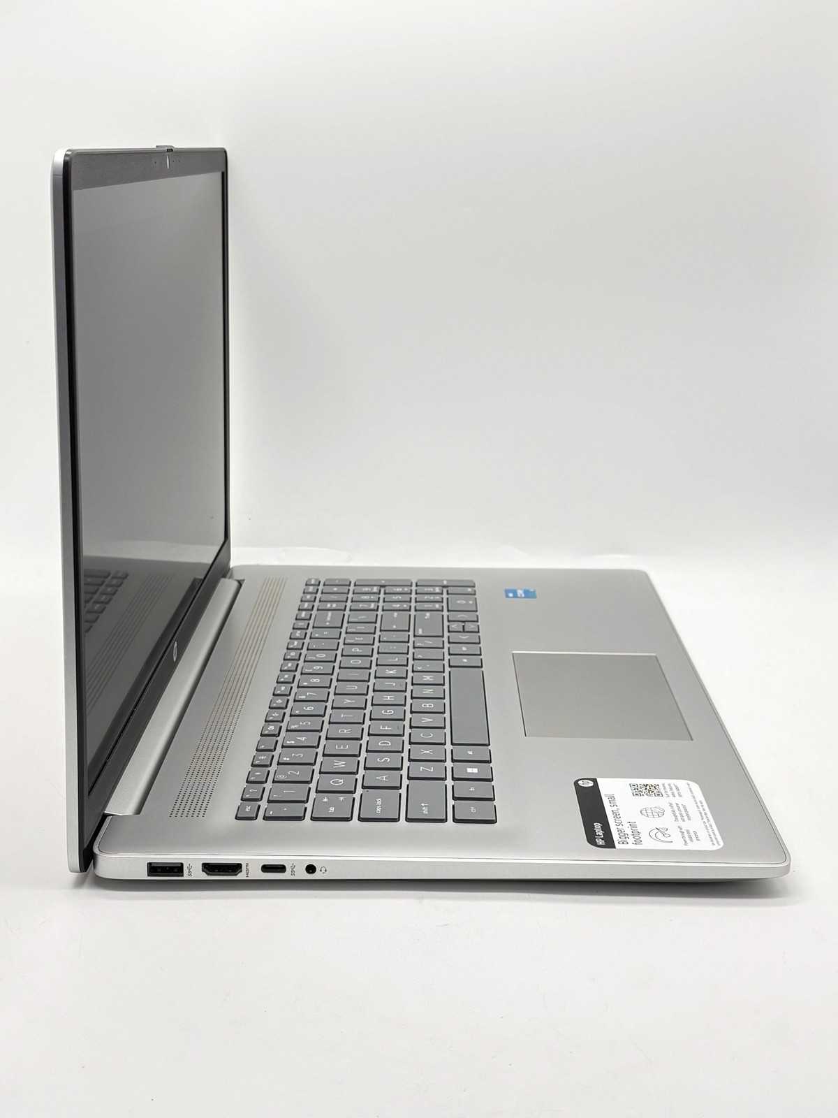 HP 17-cn2283st 17.3″ Core i3 12th Gen 8GB 512GB SSD Silver Used