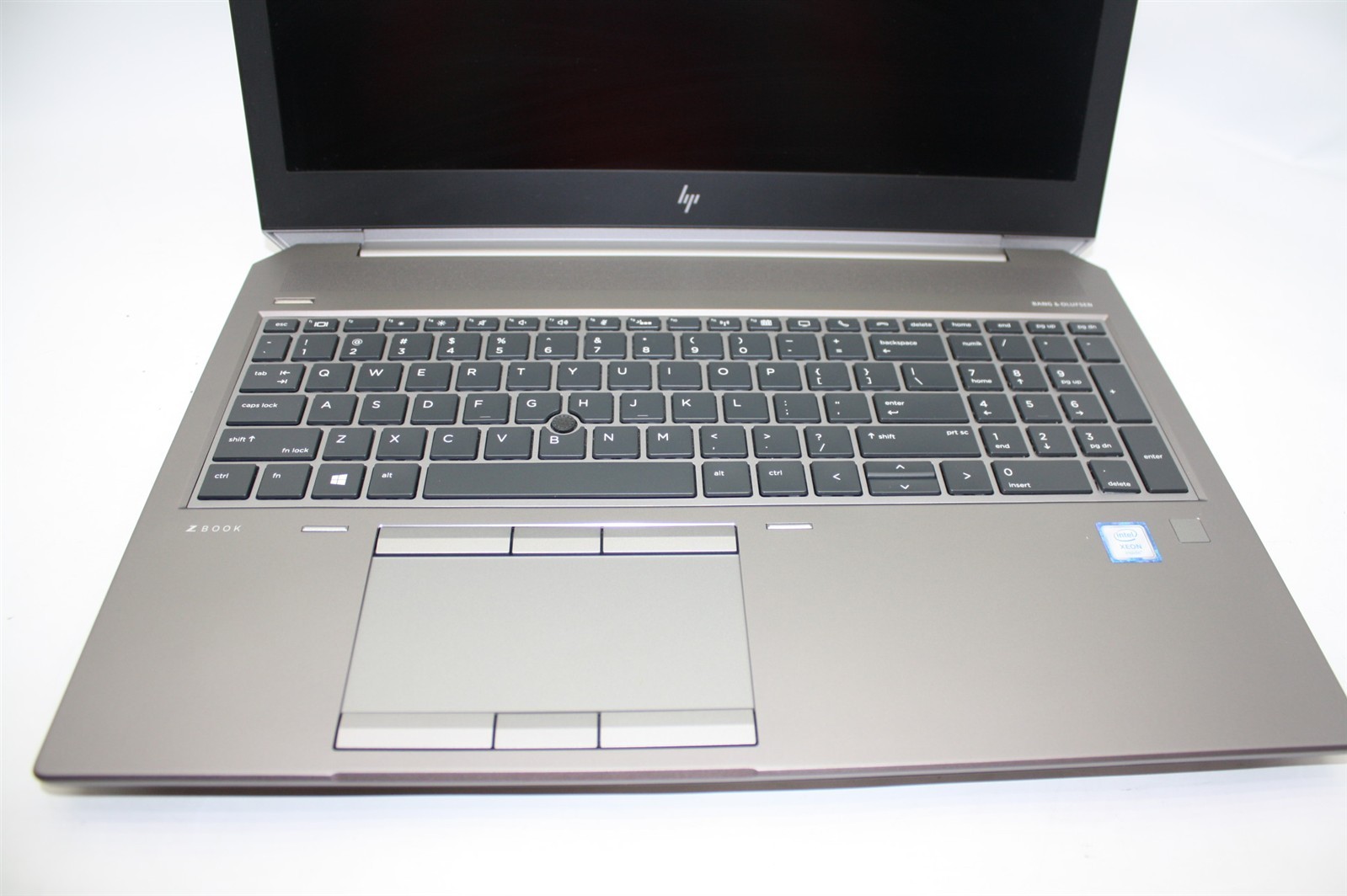 15.6″HP ZBook 15 G5 Xeon E-2176M 2.70GHz RAM 32GB NVMe 512GB Quadro P2000