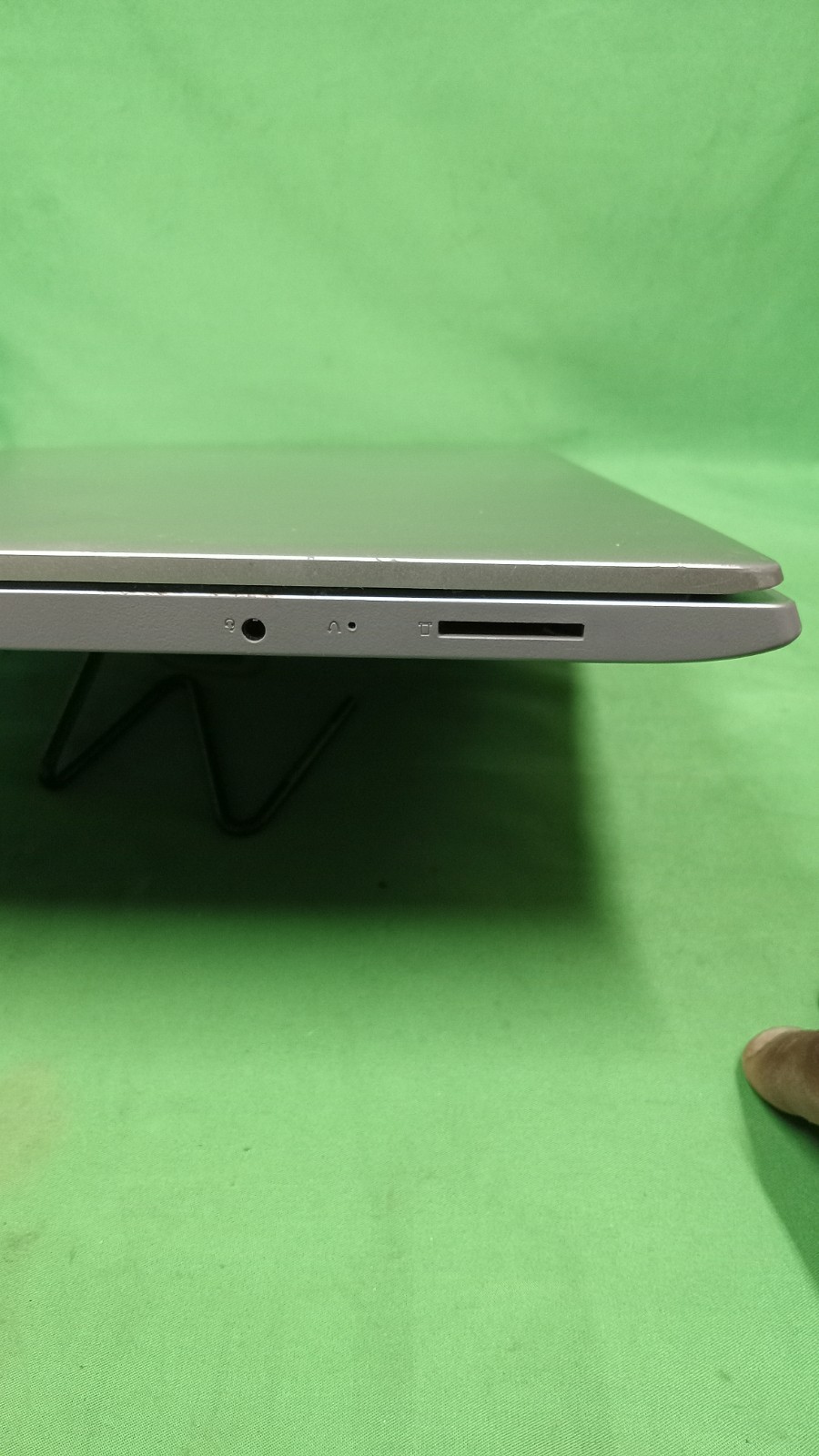 Lenovo IdeaPad 3 17.3″ Laptop AMD Ryzen 7 3700U 12GB RAM 1TB HDD Win10