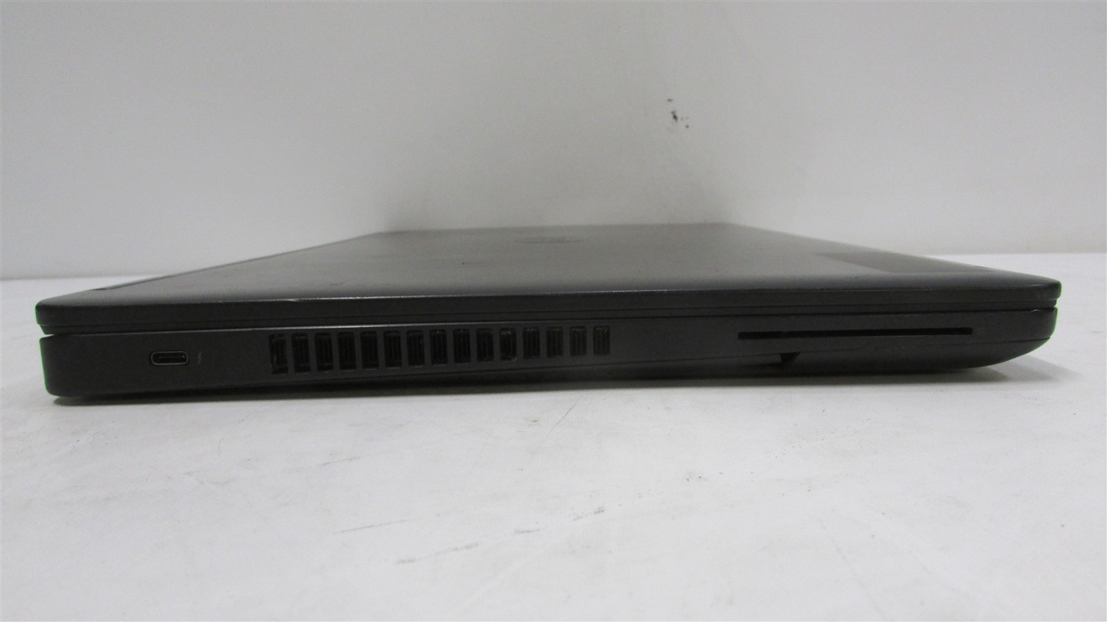 Dell Precision 3510 i7-6700HQ 2.6GHz 8GB RAM 256GB 15.6″ Windows 10 Pro SPOTS