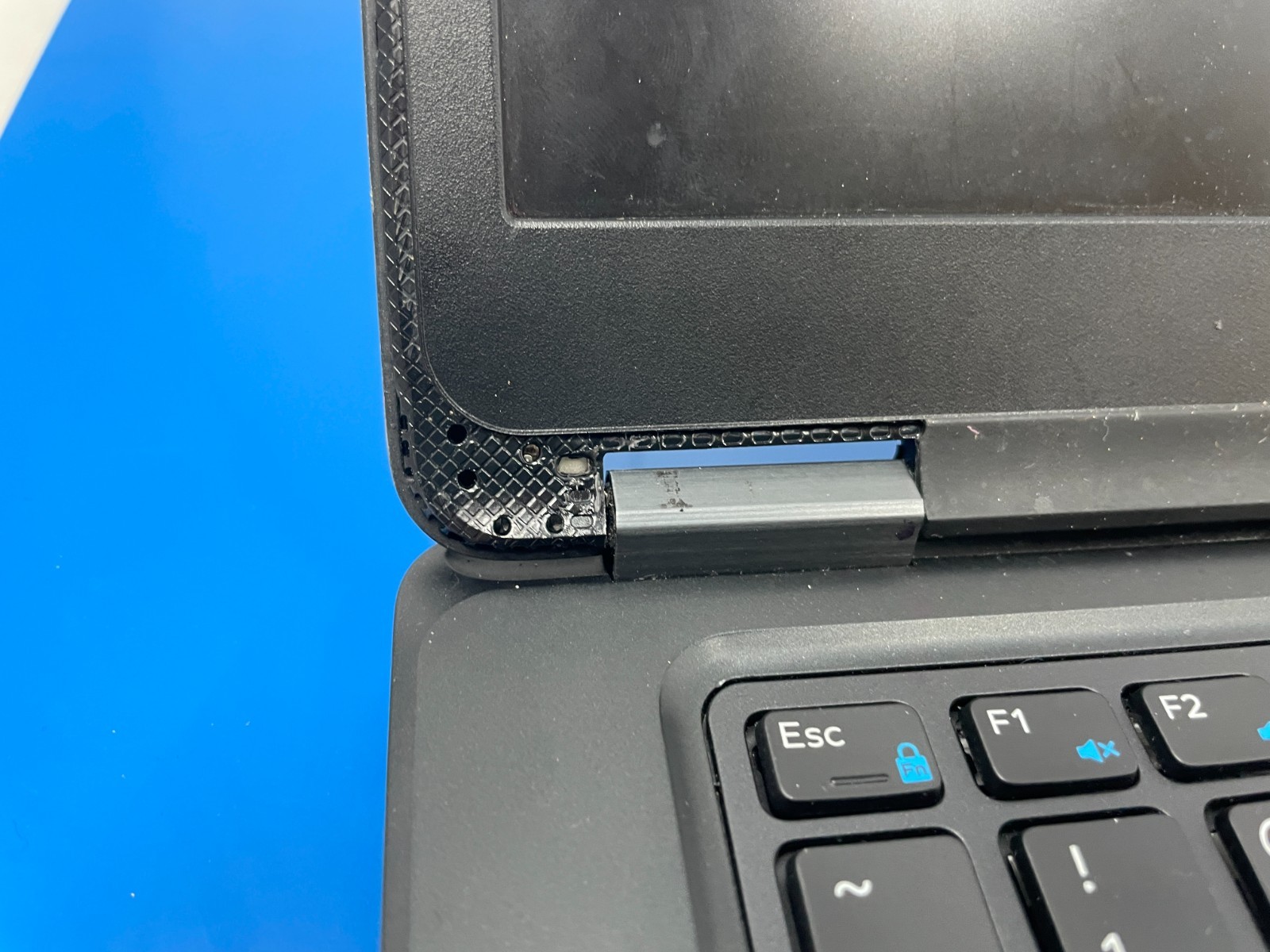 Lot: 4 Dell Latitude E5450 14″ Core i5 5th Gen 8GB RAM 500GB HDD FOR REPAIR